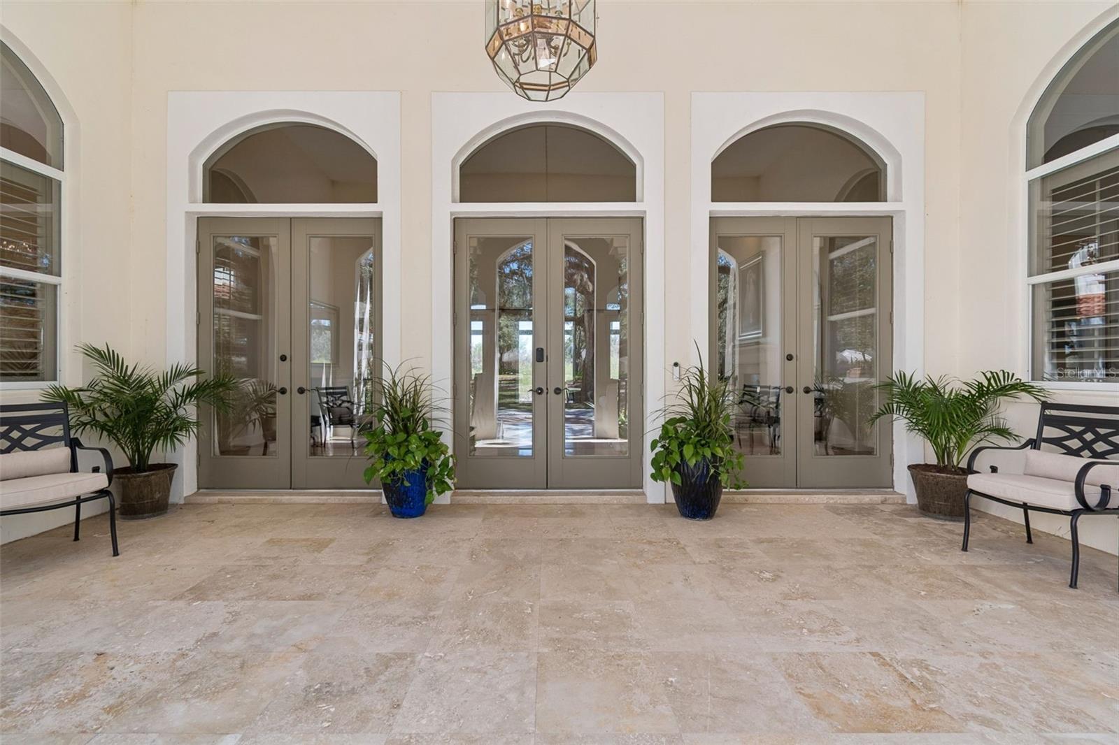 5212 GOLF LINKS BOULEVARD