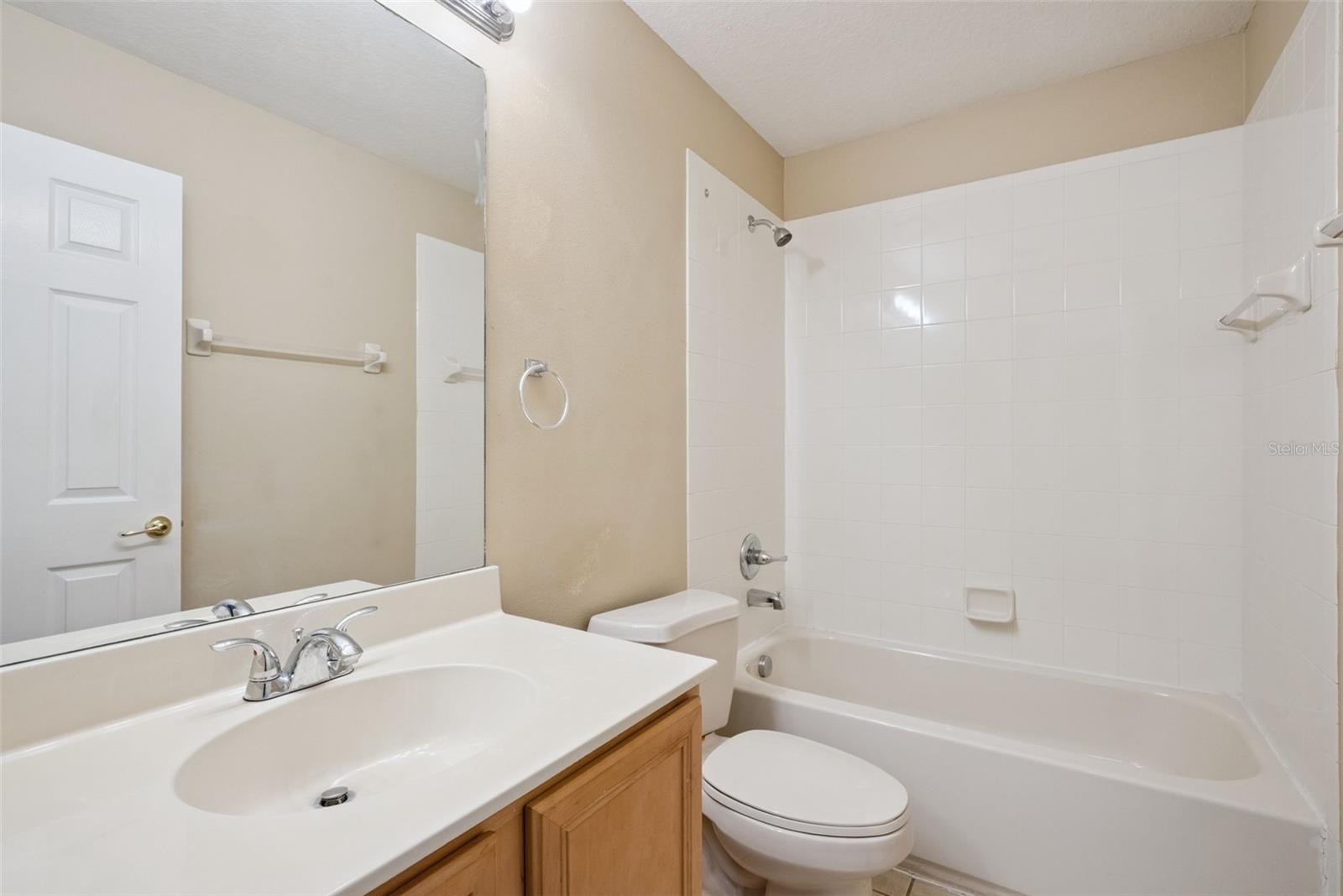 RETREAT AT TWIN LAKES REP - Residential Lease