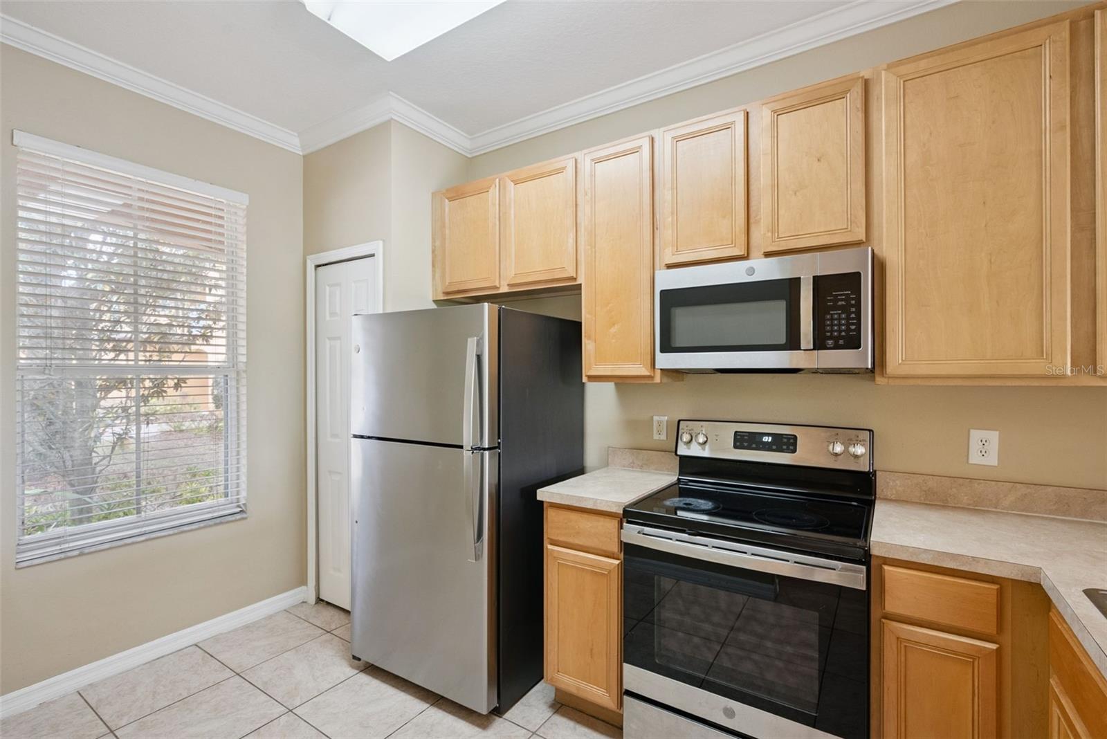 RETREAT AT TWIN LAKES REP - Residential Lease