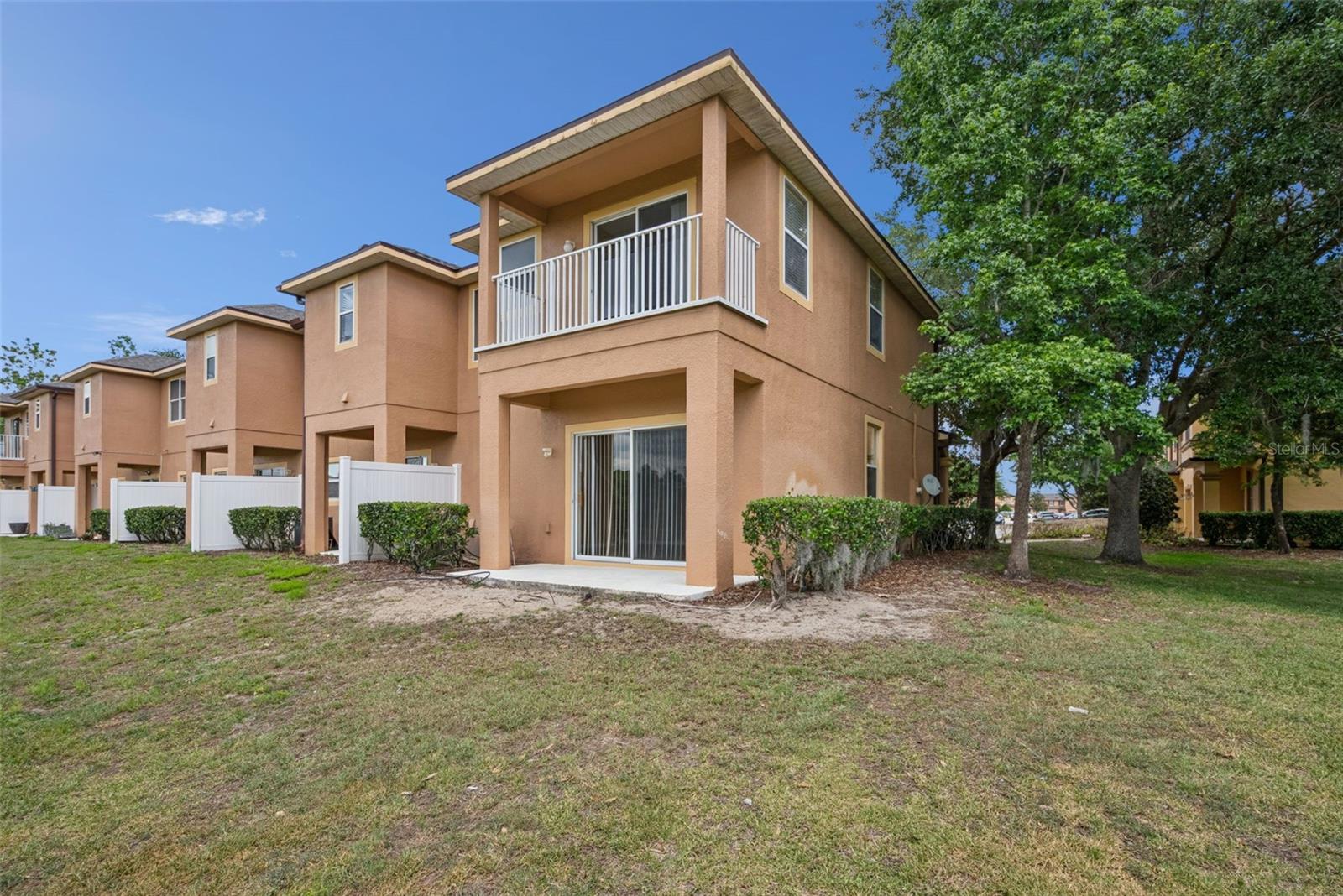 RETREAT AT TWIN LAKES REP - Residential Lease