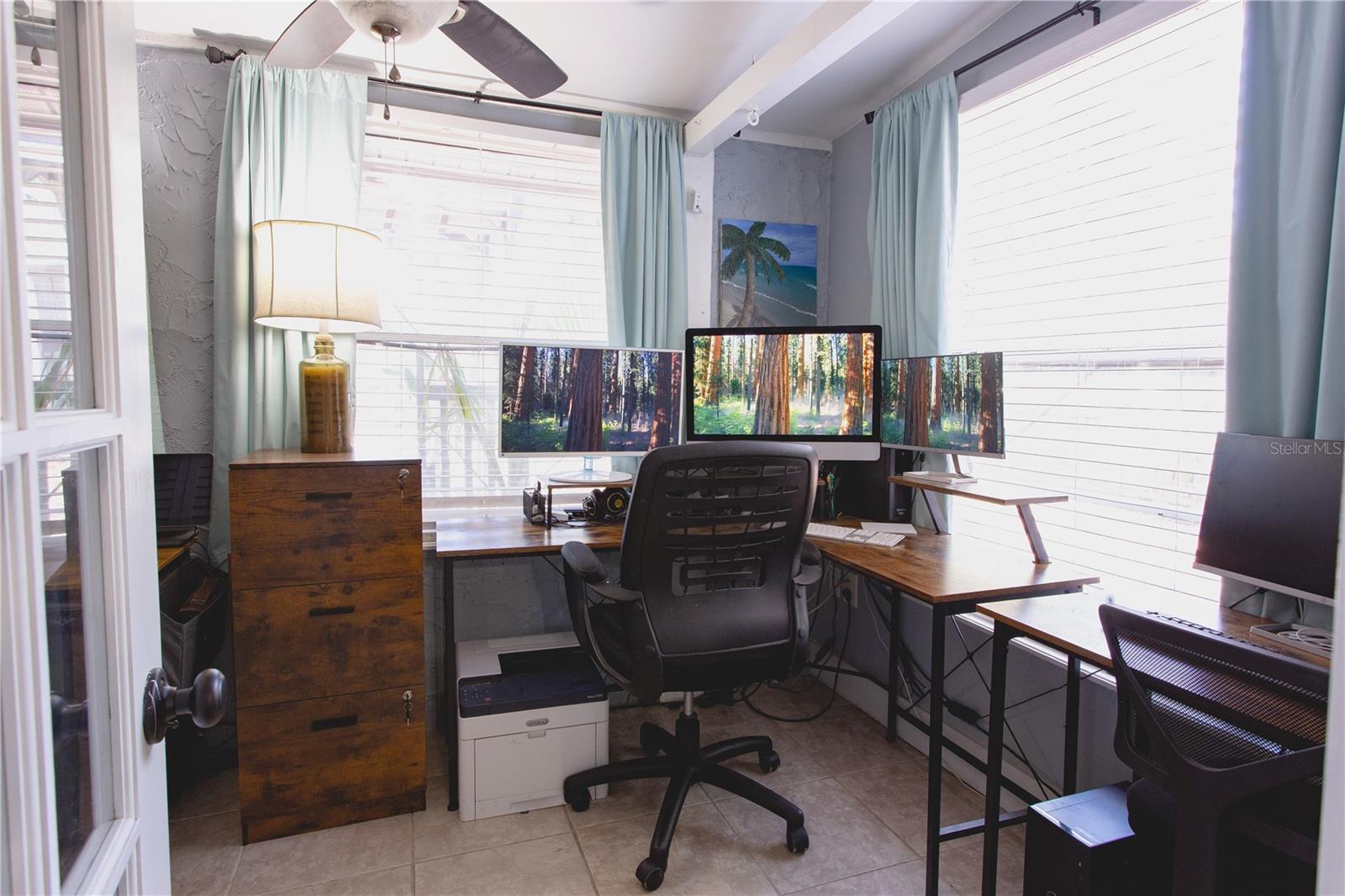 YELLOW BANKS GROVE 1ST ADD 16 - Residential