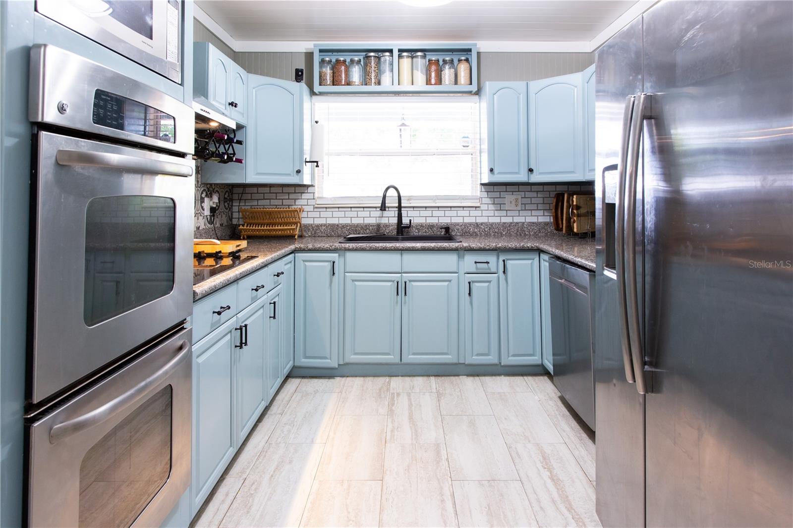 YELLOW BANKS GROVE 1ST ADD 16 - Residential