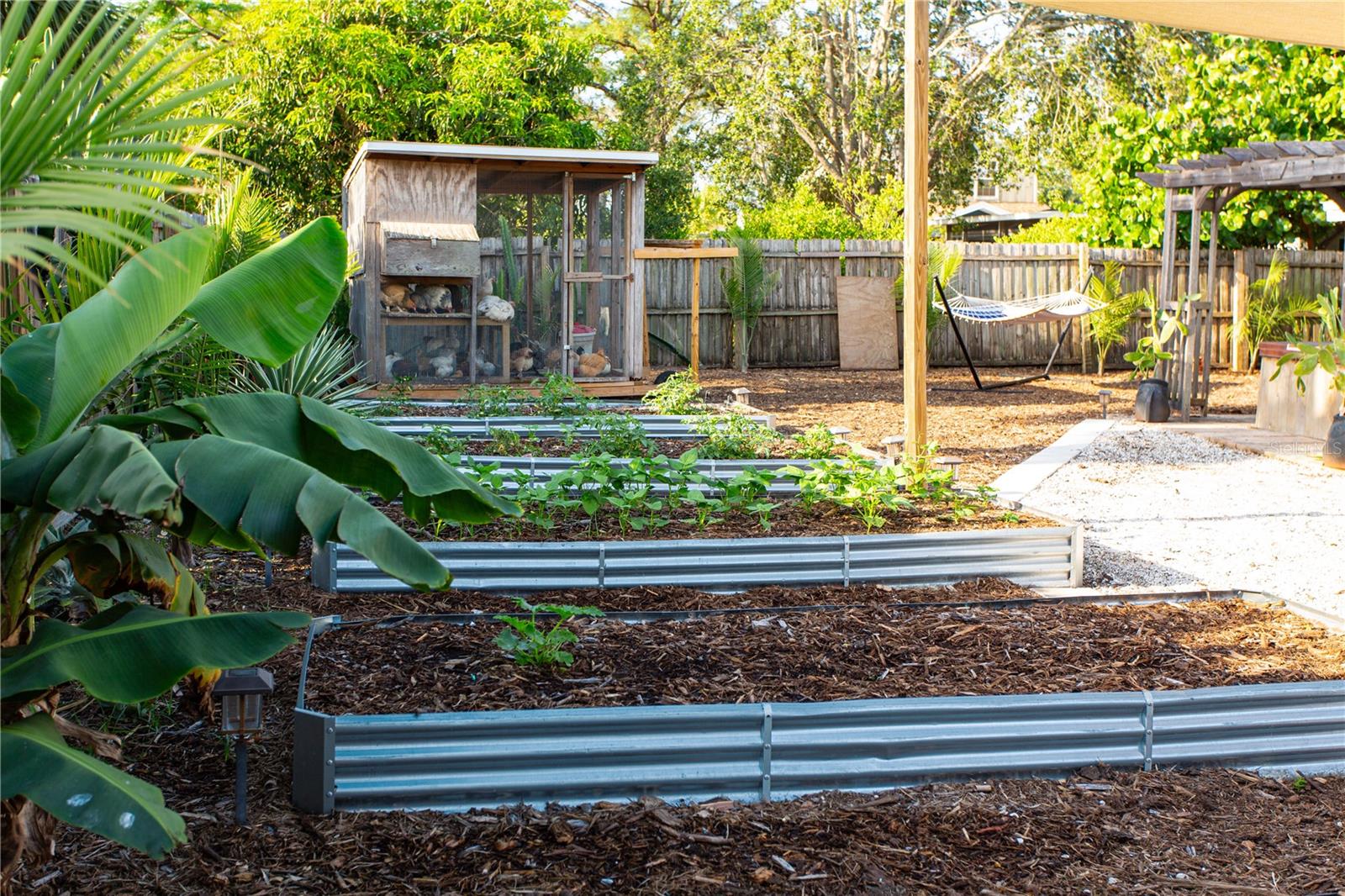 YELLOW BANKS GROVE 1ST ADD 16 - Residential