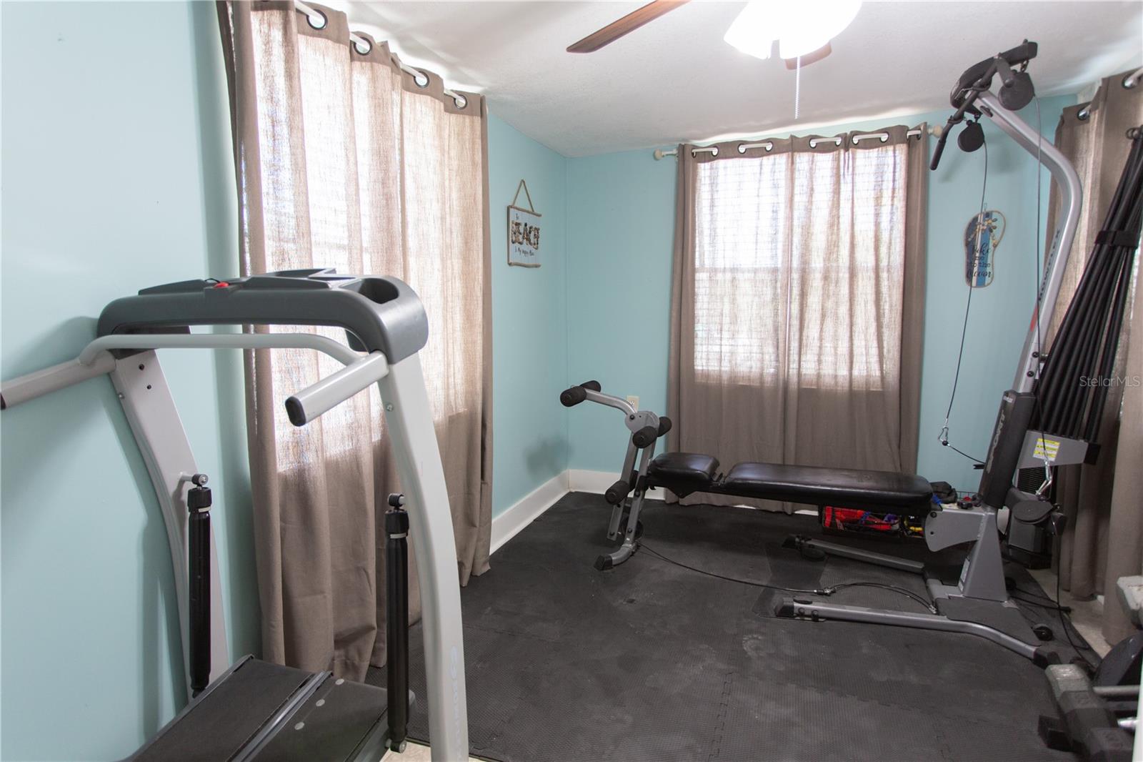 YELLOW BANKS GROVE 1ST ADD 16 - Residential