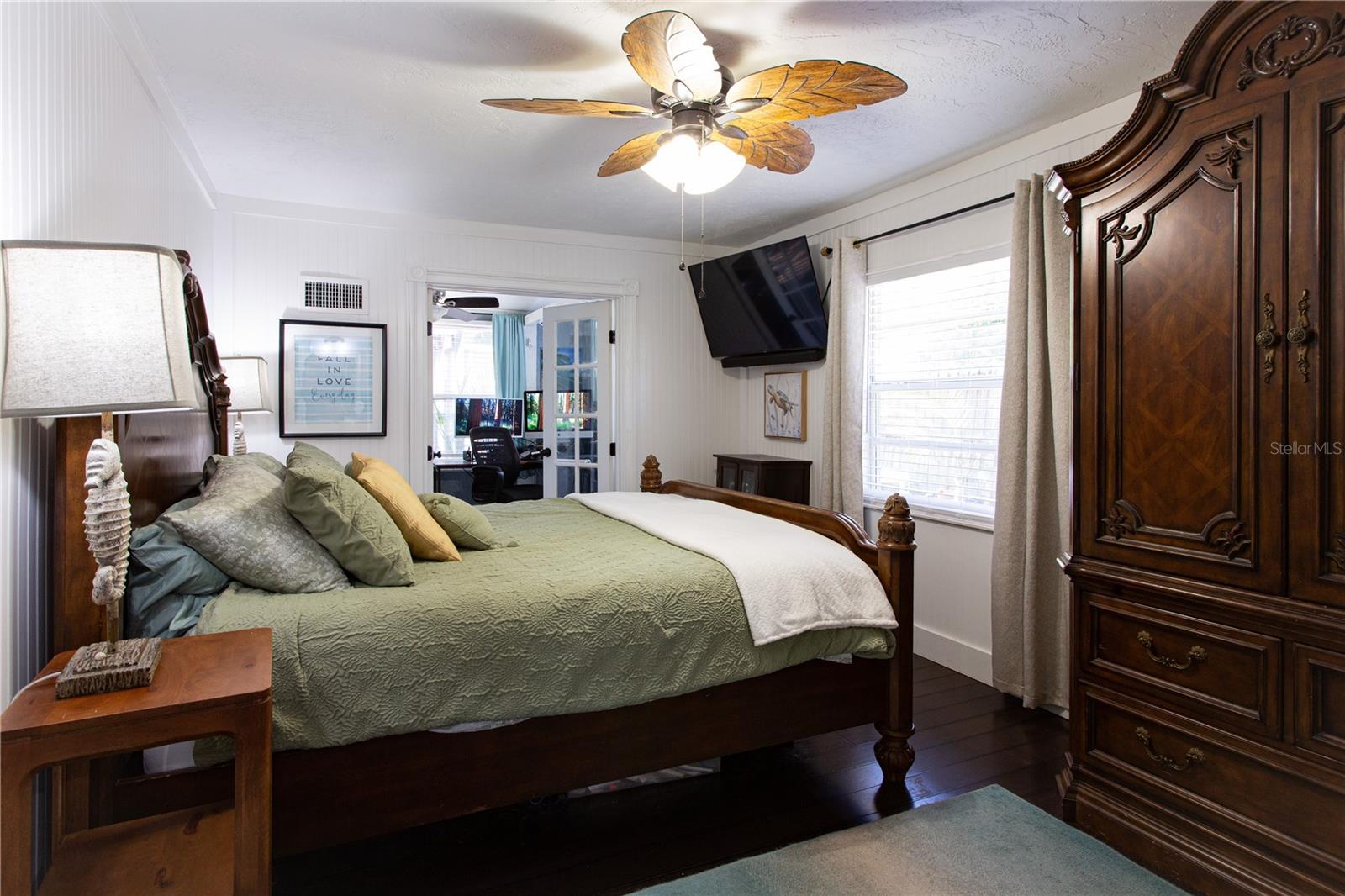 YELLOW BANKS GROVE 1ST ADD 16 - Residential