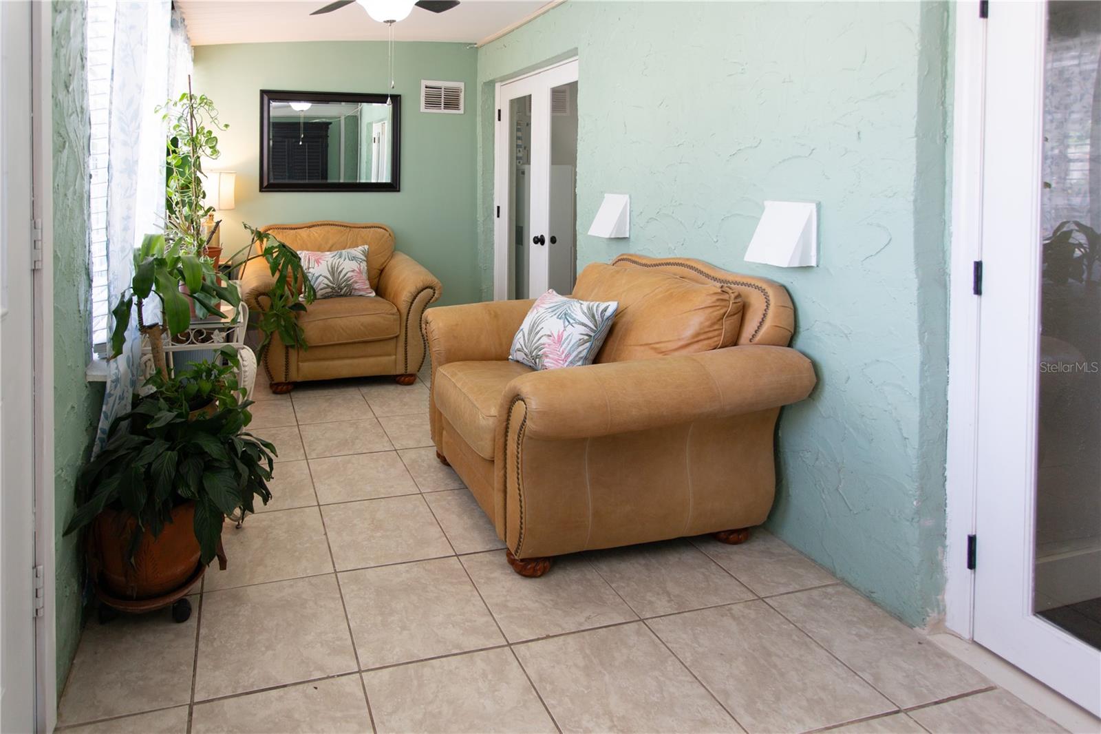 YELLOW BANKS GROVE 1ST ADD 16 - Residential