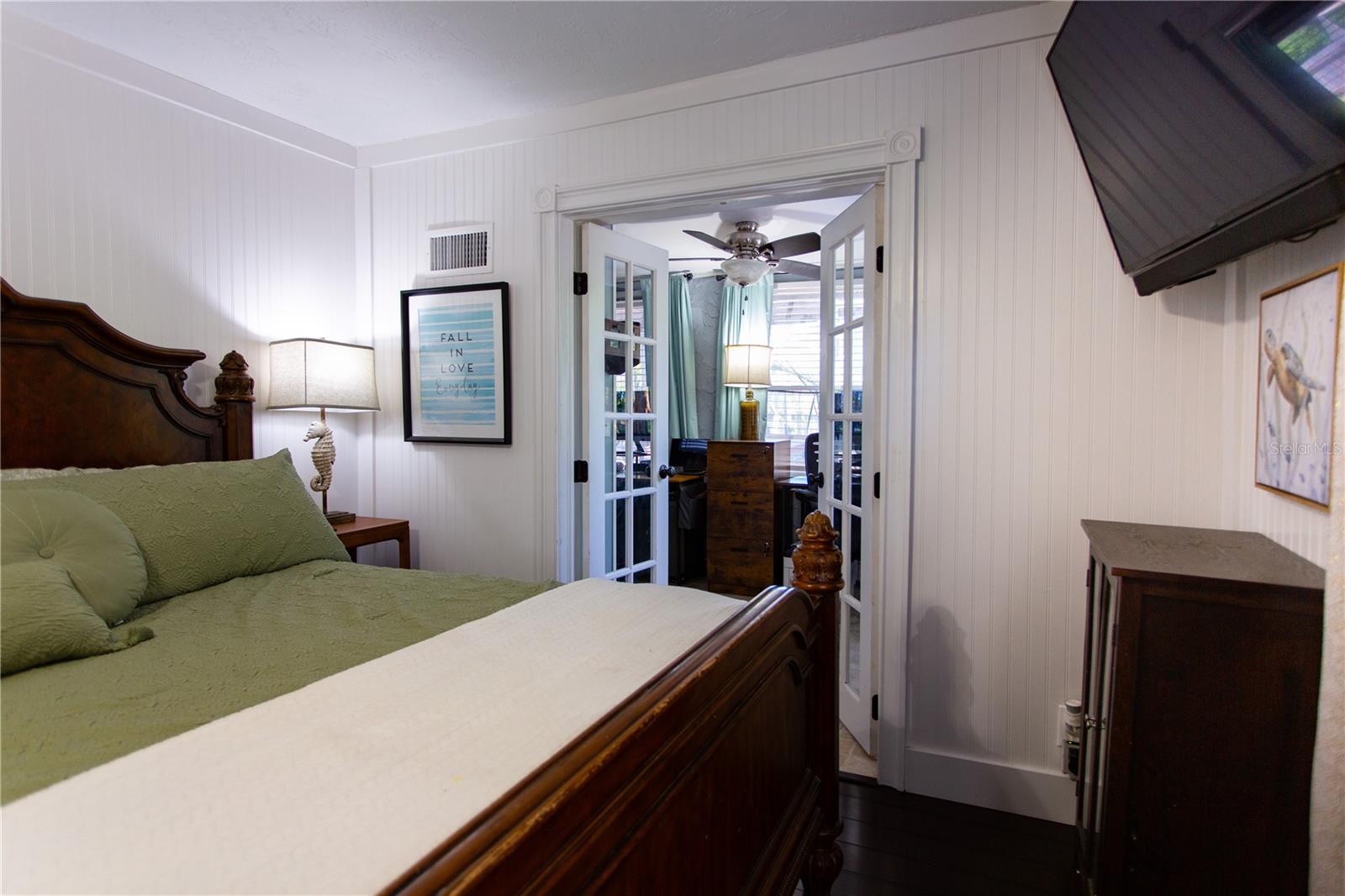 YELLOW BANKS GROVE 1ST ADD 16 - Residential