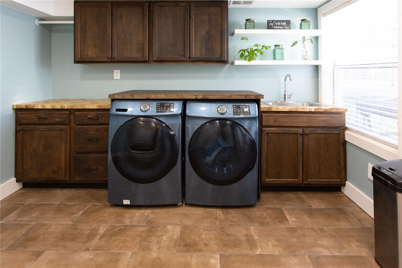 YELLOW BANKS GROVE 1ST ADD 16 - Residential