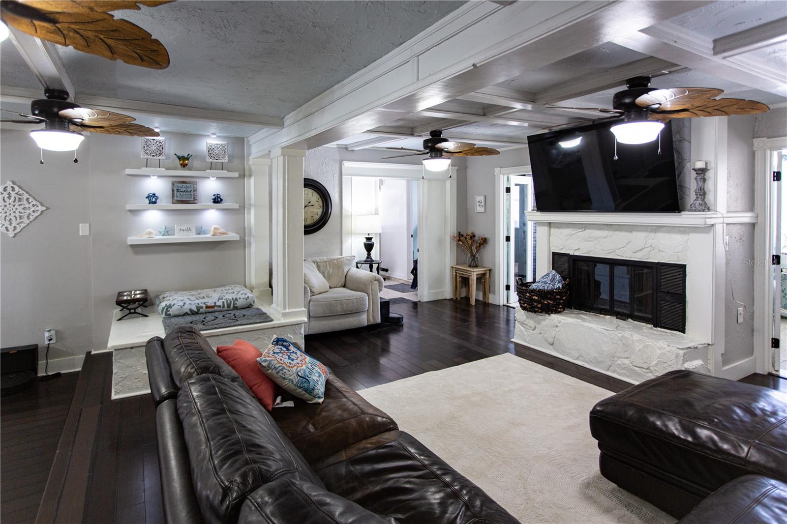 YELLOW BANKS GROVE 1ST ADD 16 - Residential