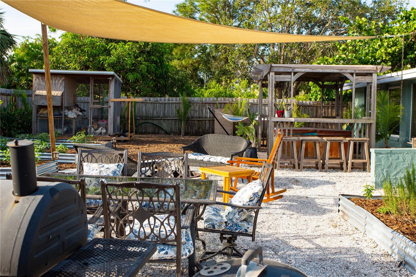 YELLOW BANKS GROVE 1ST ADD 16 - Residential