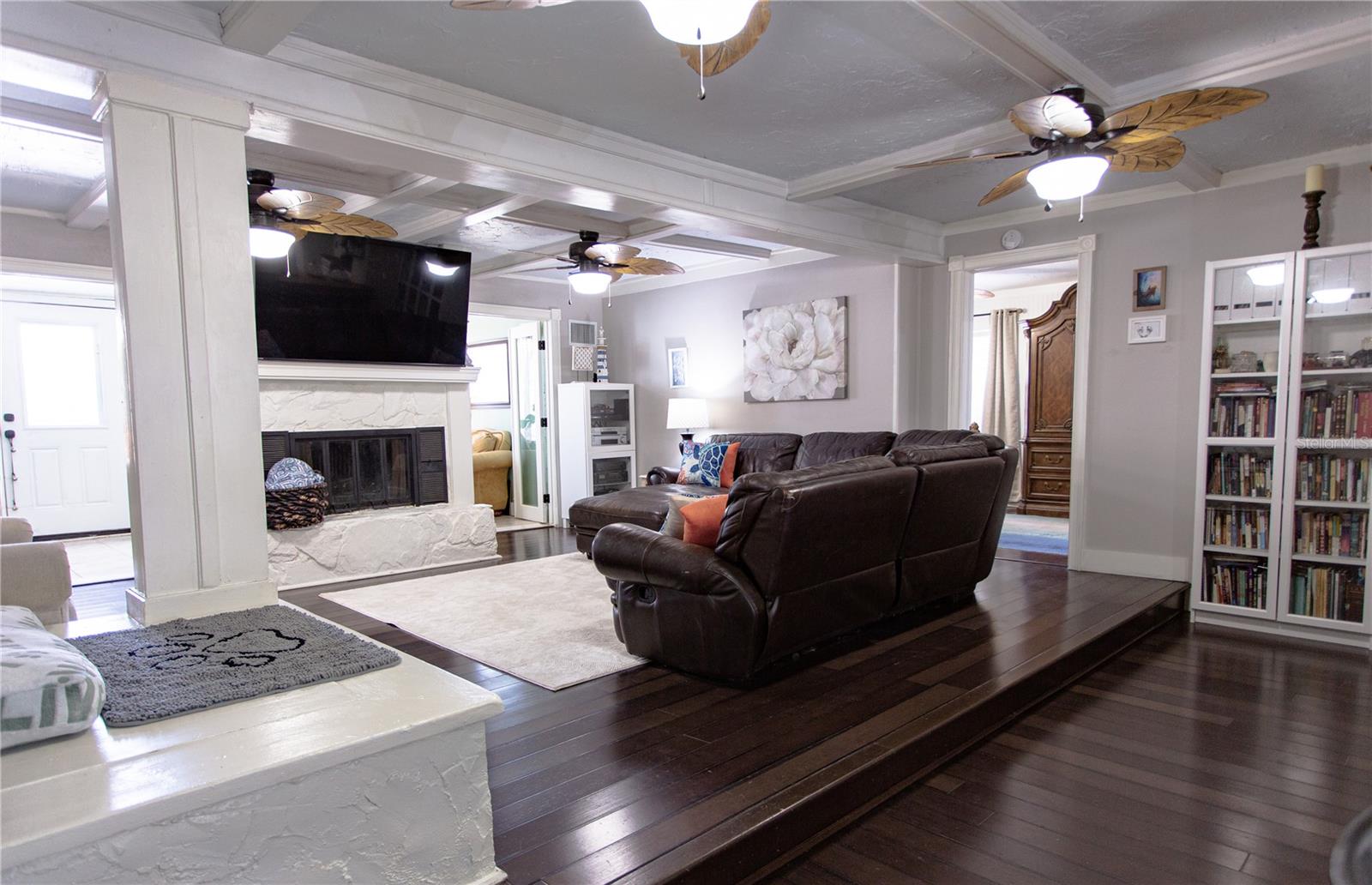 YELLOW BANKS GROVE 1ST ADD 16 - Residential