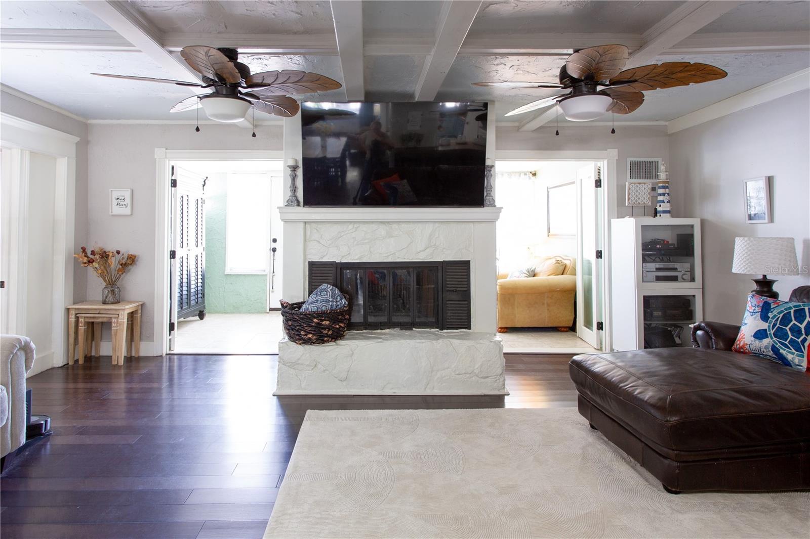 YELLOW BANKS GROVE 1ST ADD 16 - Residential