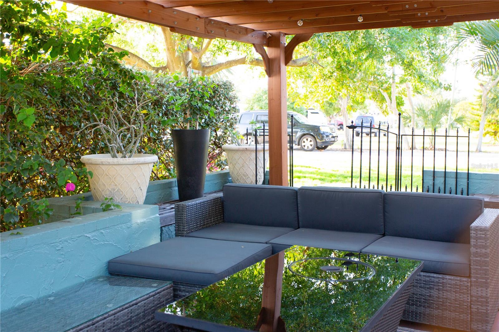 YELLOW BANKS GROVE 1ST ADD 16 - Residential