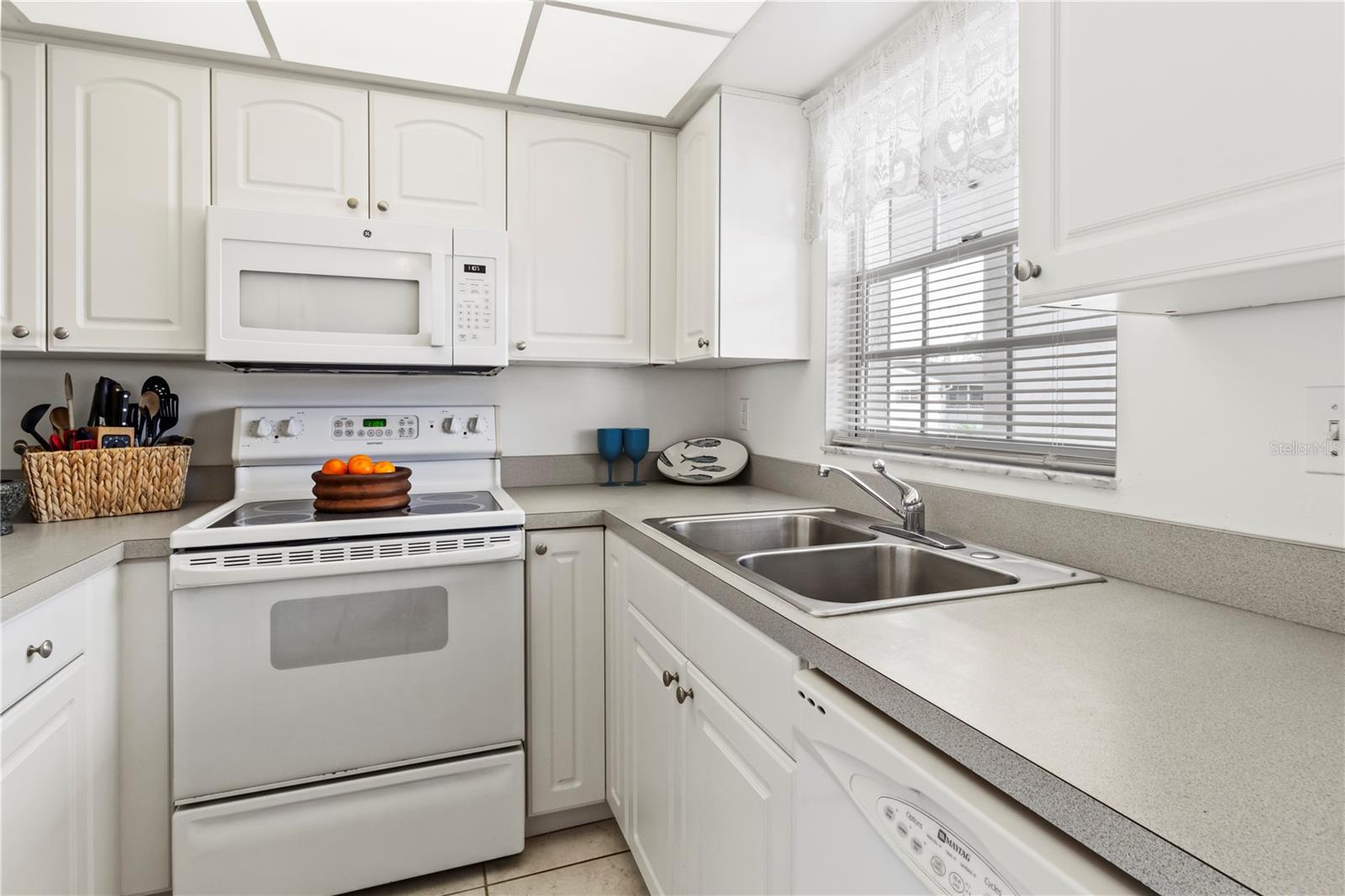 BURGUNDY UNIT ONE - Residential