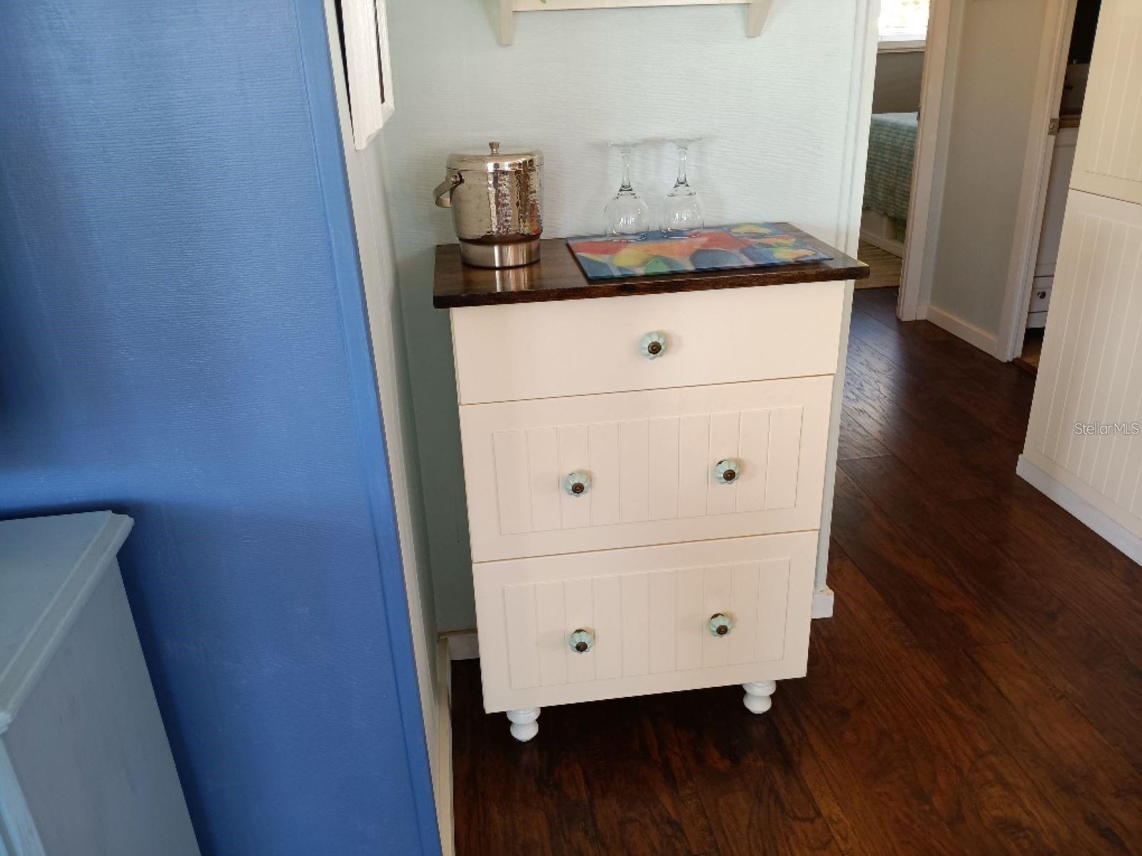 COUNTRY CLUB ESTATES - Residential