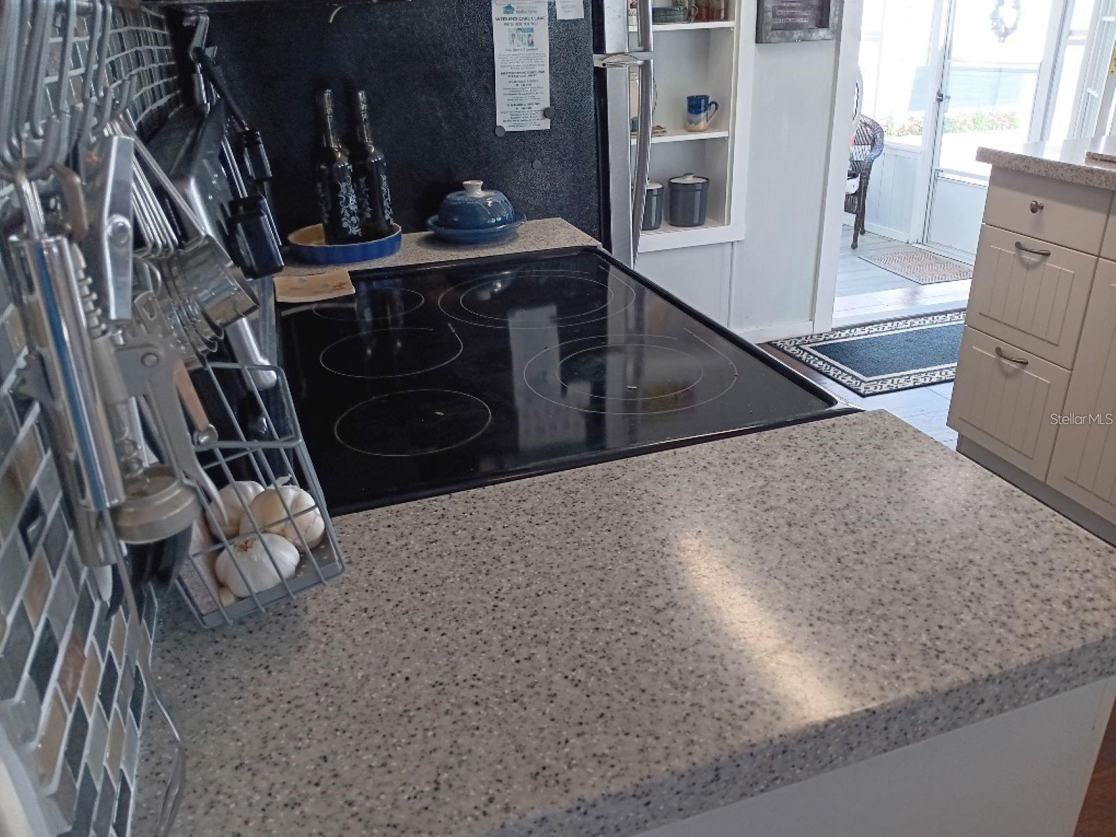 COUNTRY CLUB ESTATES - Residential