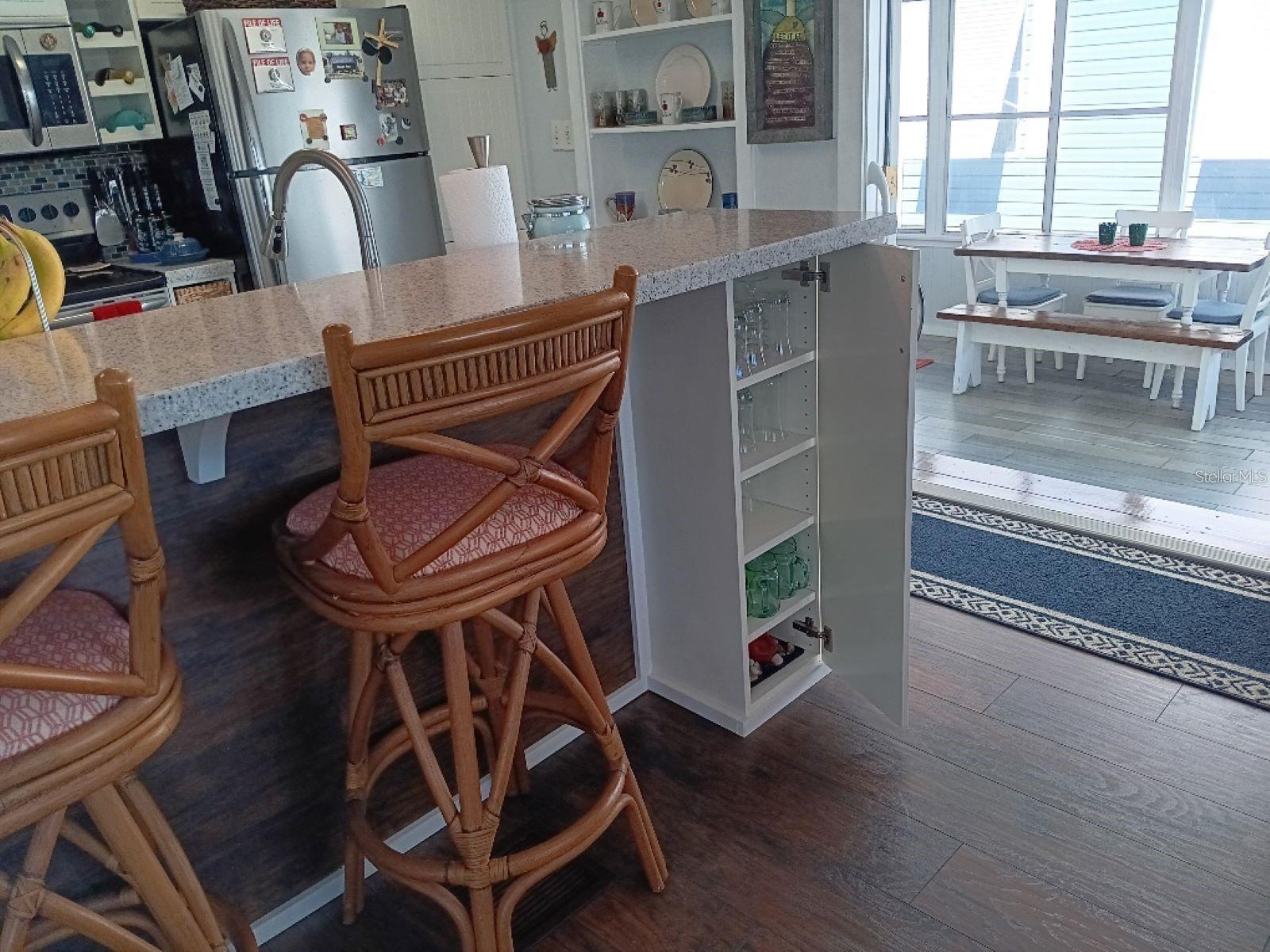 COUNTRY CLUB ESTATES - Residential