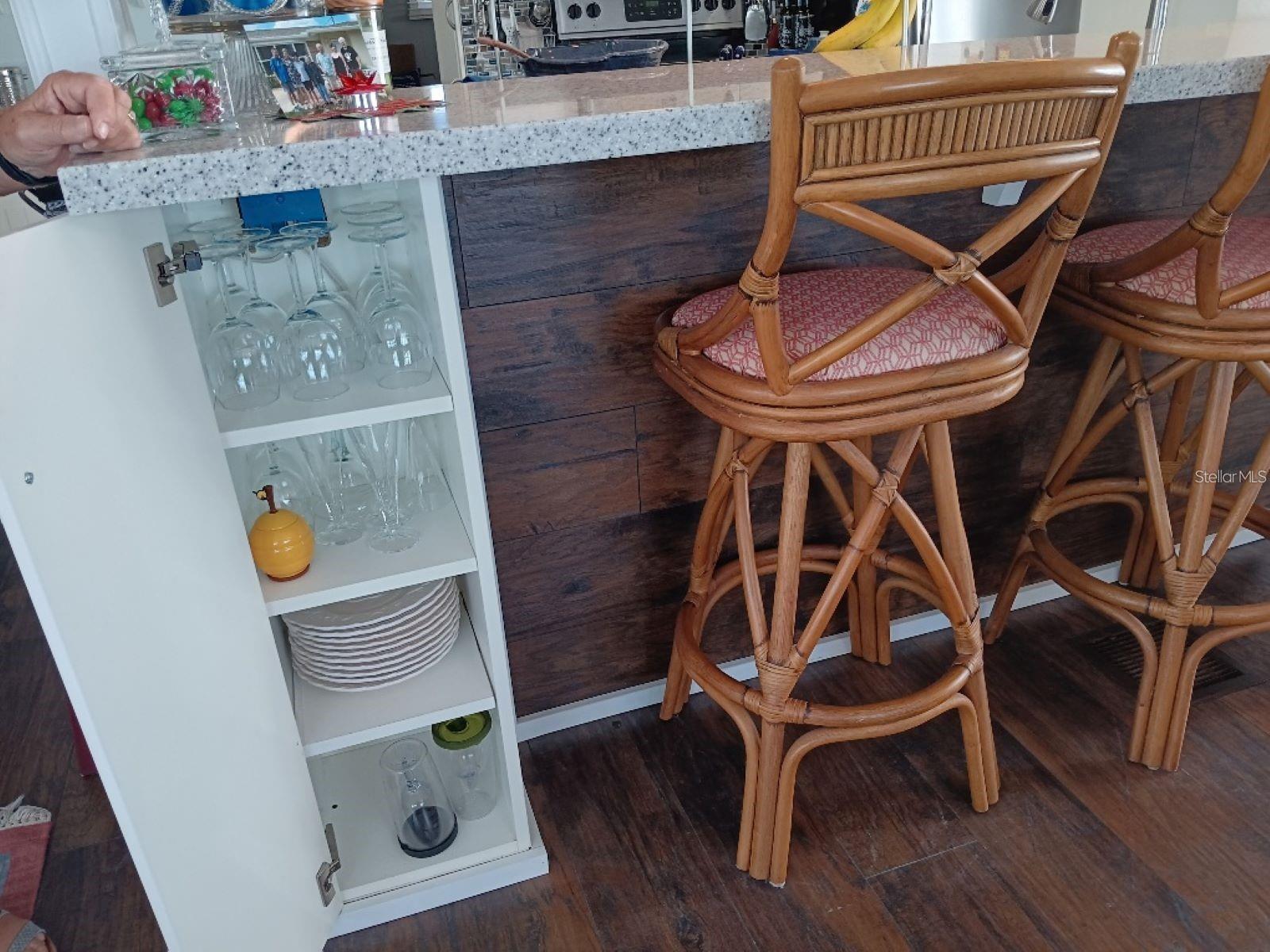 COUNTRY CLUB ESTATES - Residential