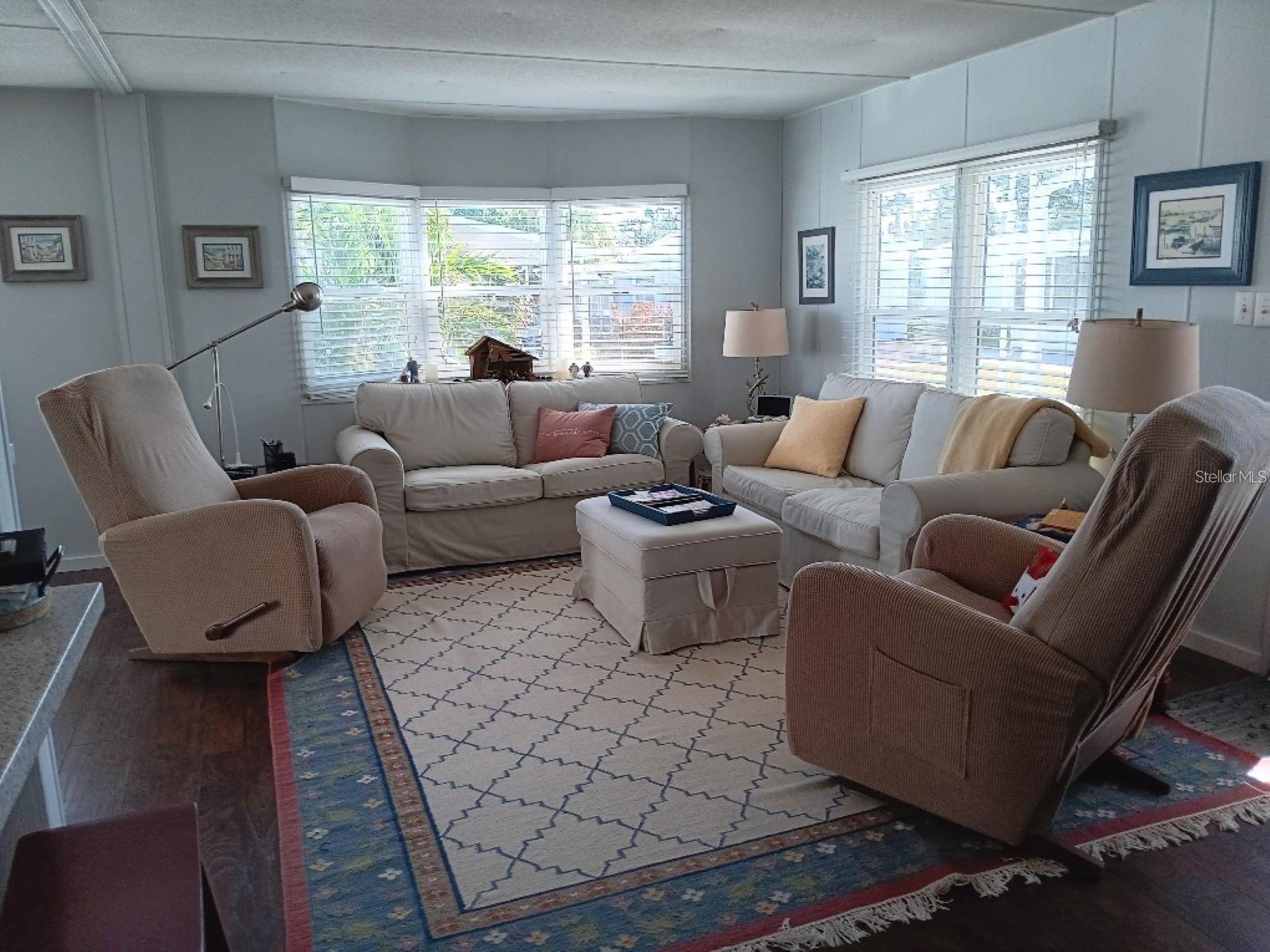 COUNTRY CLUB ESTATES - Residential