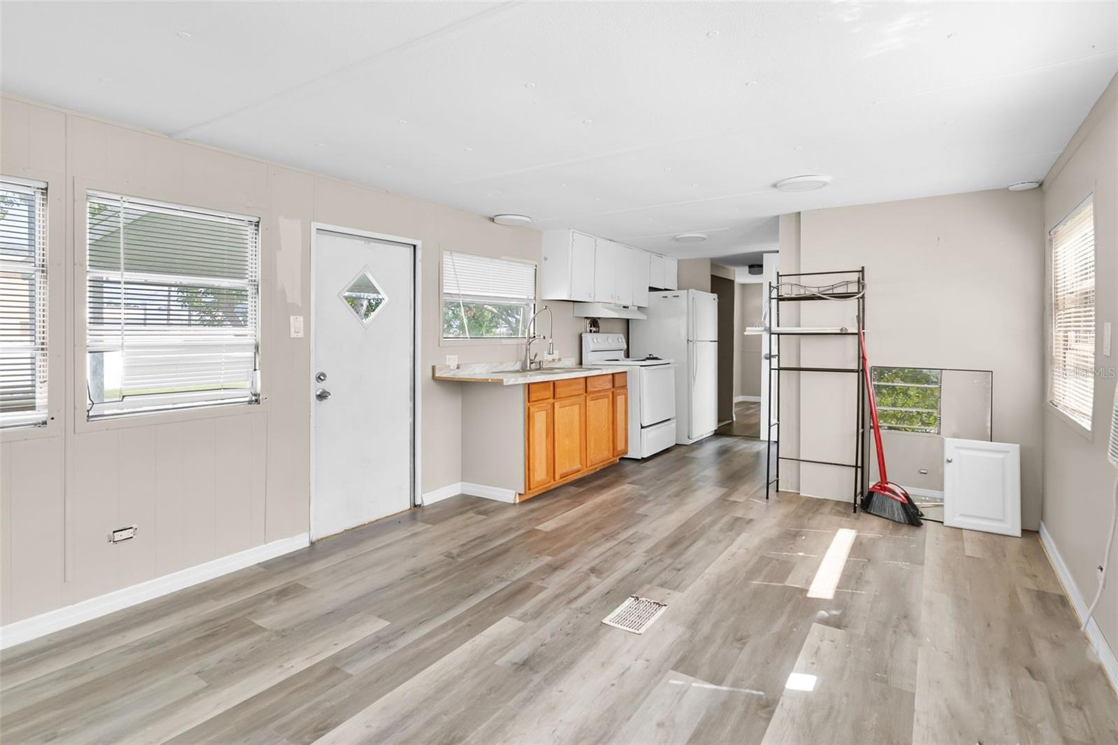 IDA LAKE SUB - Residential Lease