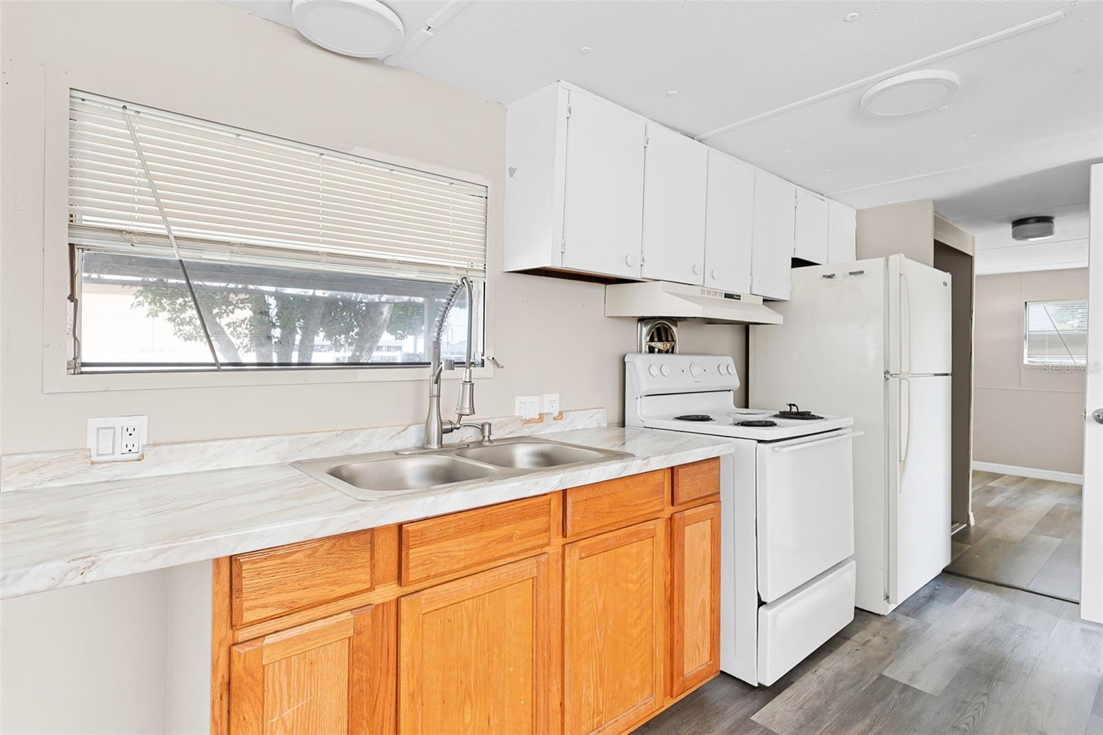 IDA LAKE SUB - Residential Lease