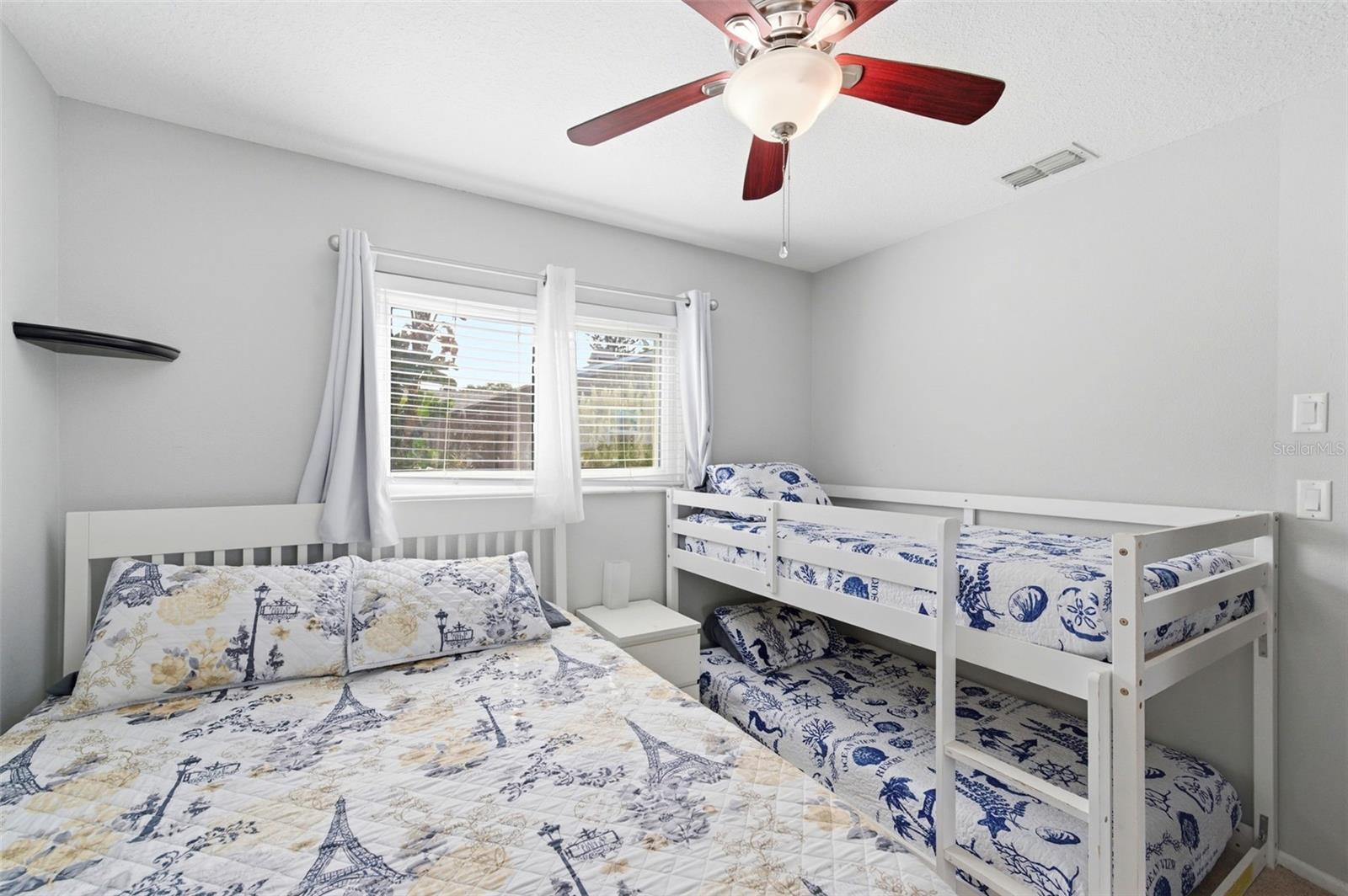 RUSTIC OAKS - Residential