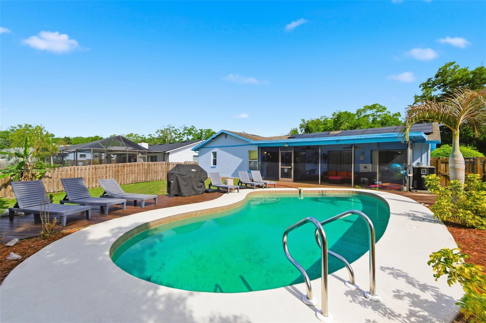 RUSTIC OAKS - Residential