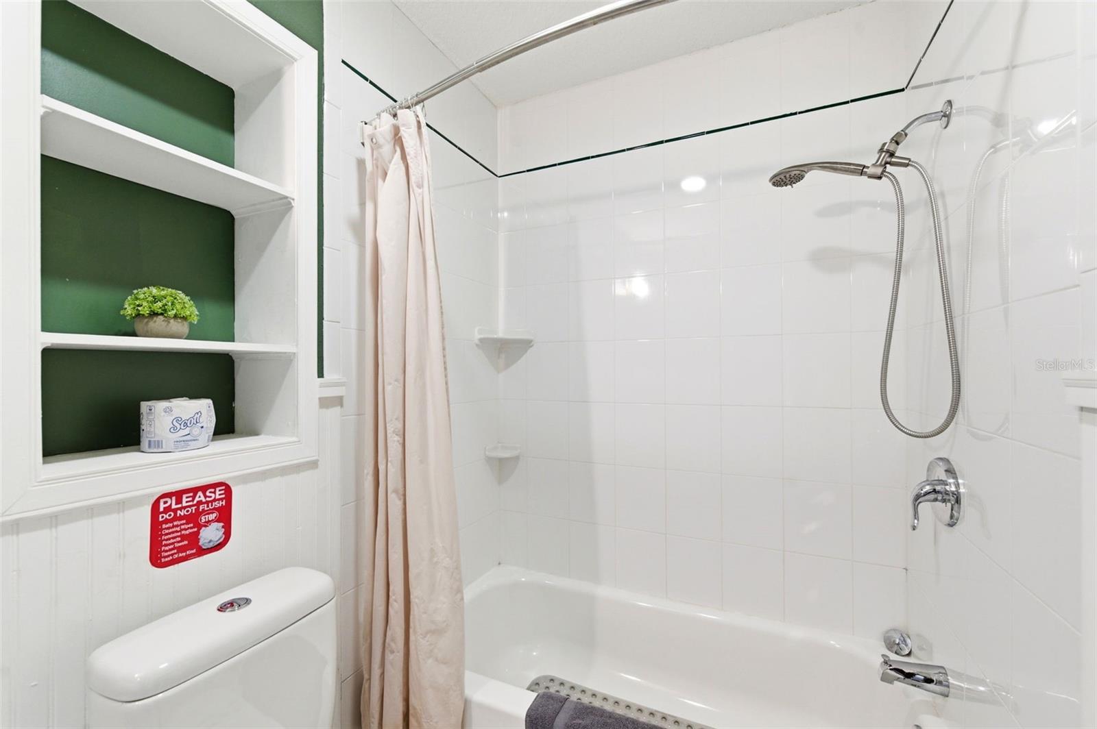 RUSTIC OAKS - Residential