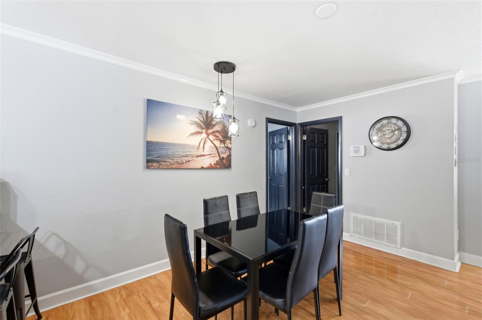 RUSTIC OAKS - Residential