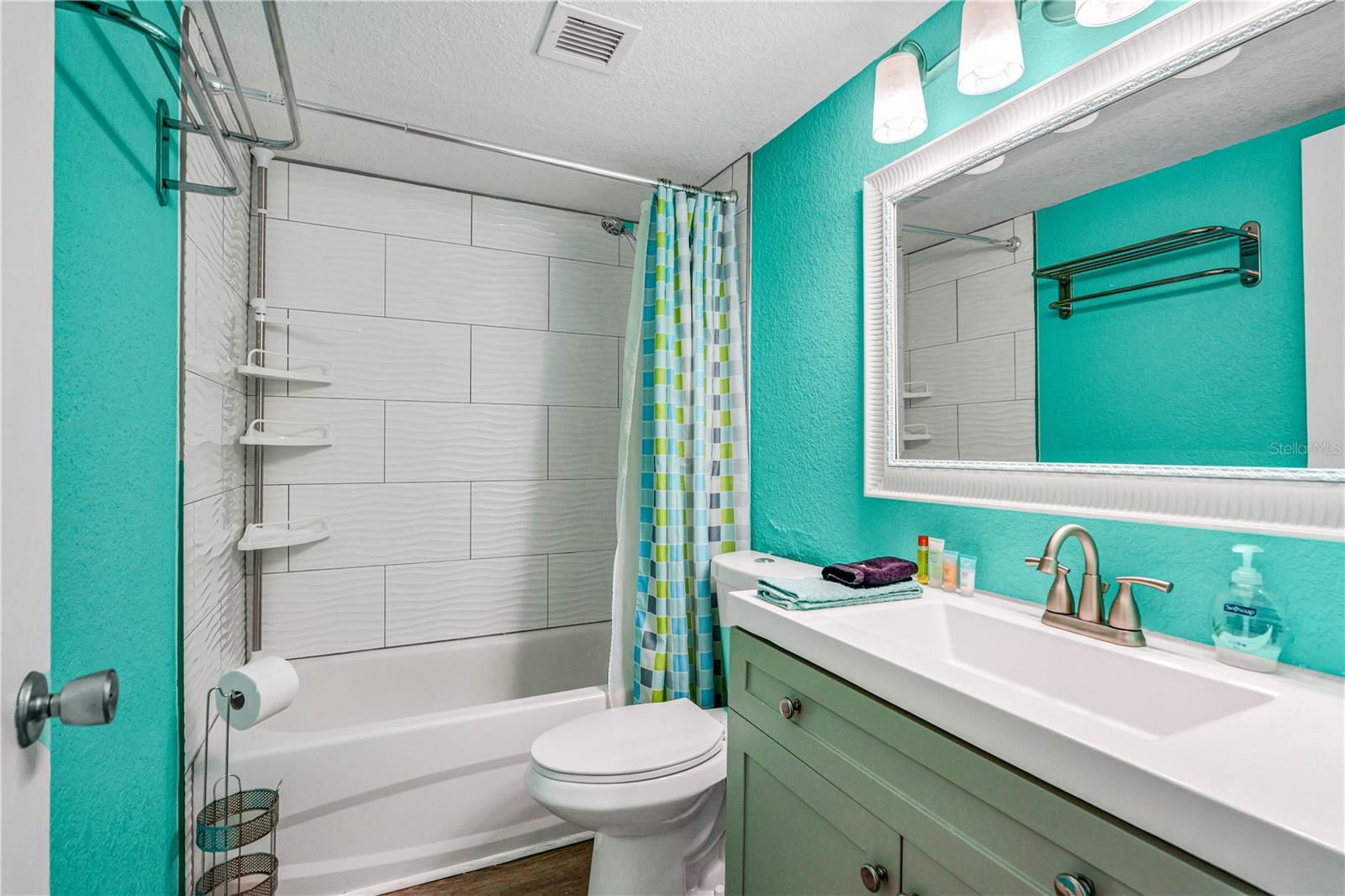 HAWAIIAN INN LC - Residential
