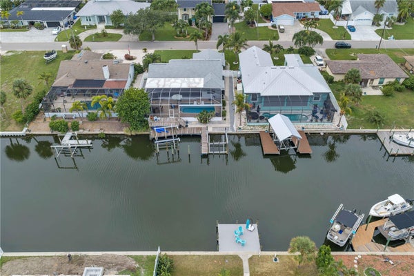 743 KINGSTON CT, APOLLO BEACH, FL 33572 - Image 36b22e213d7f38bc3ce2044e90eaaa9a/2463092932