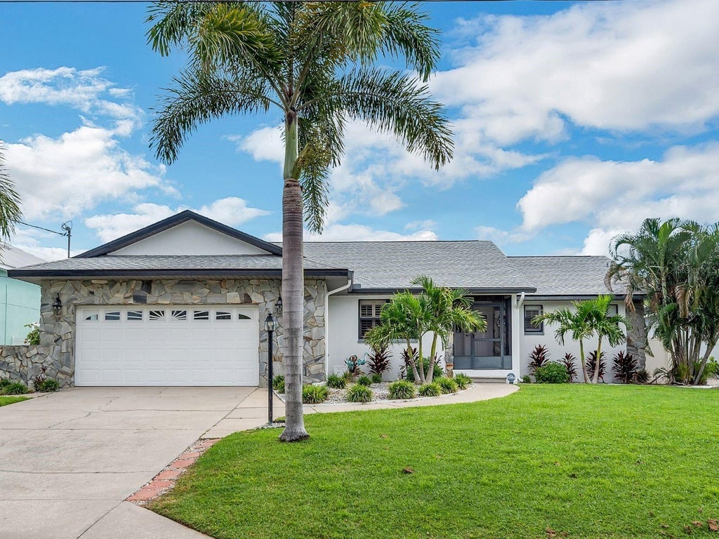 Photo of 743 Kingston Court, Apollo Beach, FL 33572 (MLS # TB8550849)