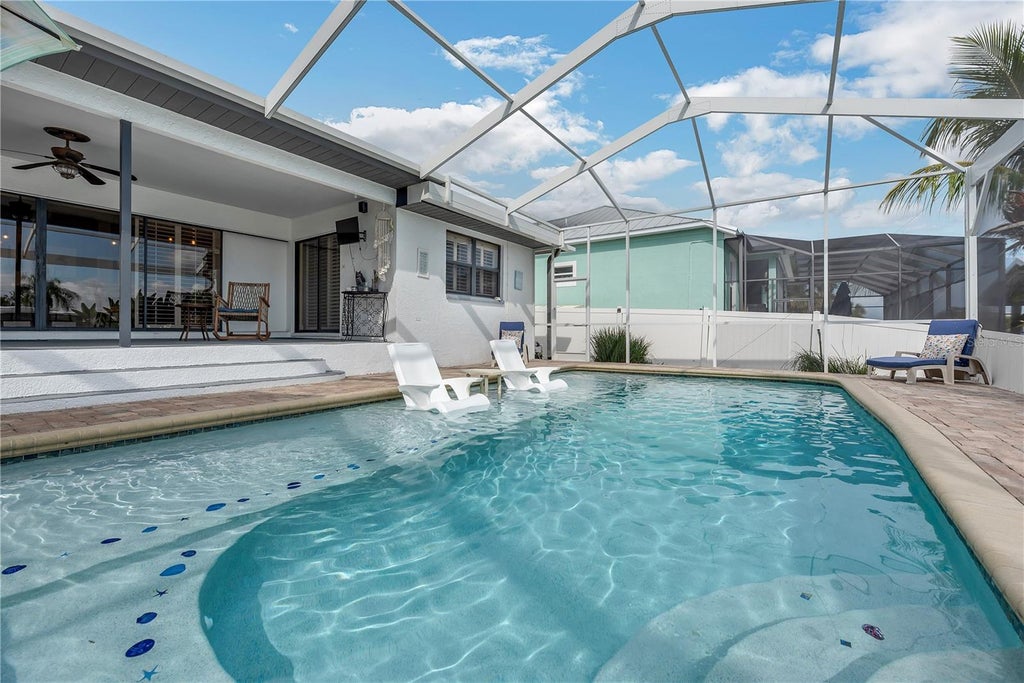 Photo of 743 Kingston Court, Apollo Beach, FL 33572 (MLS # TB8550849)