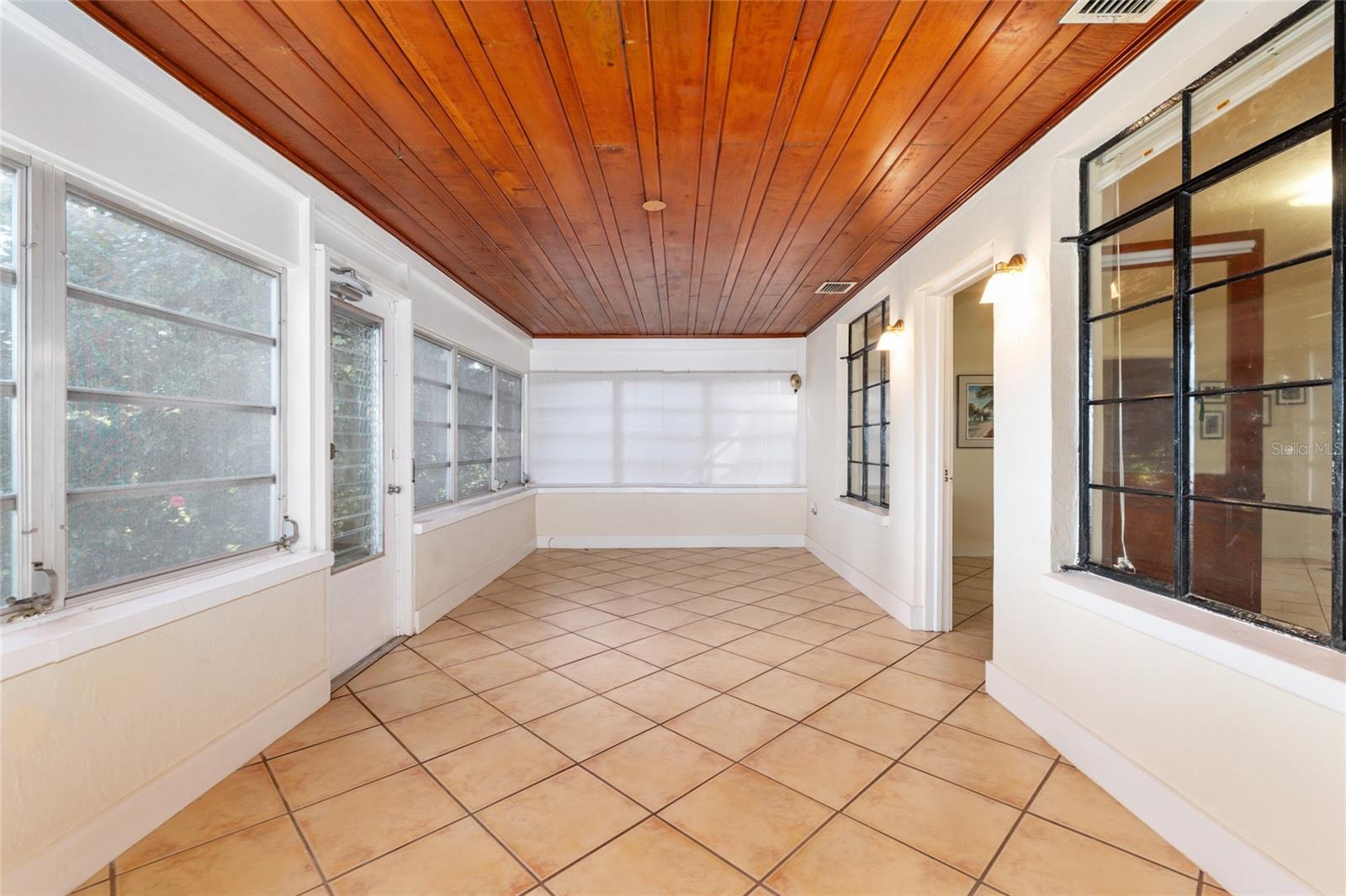 SUNSET HARBOR - Residential