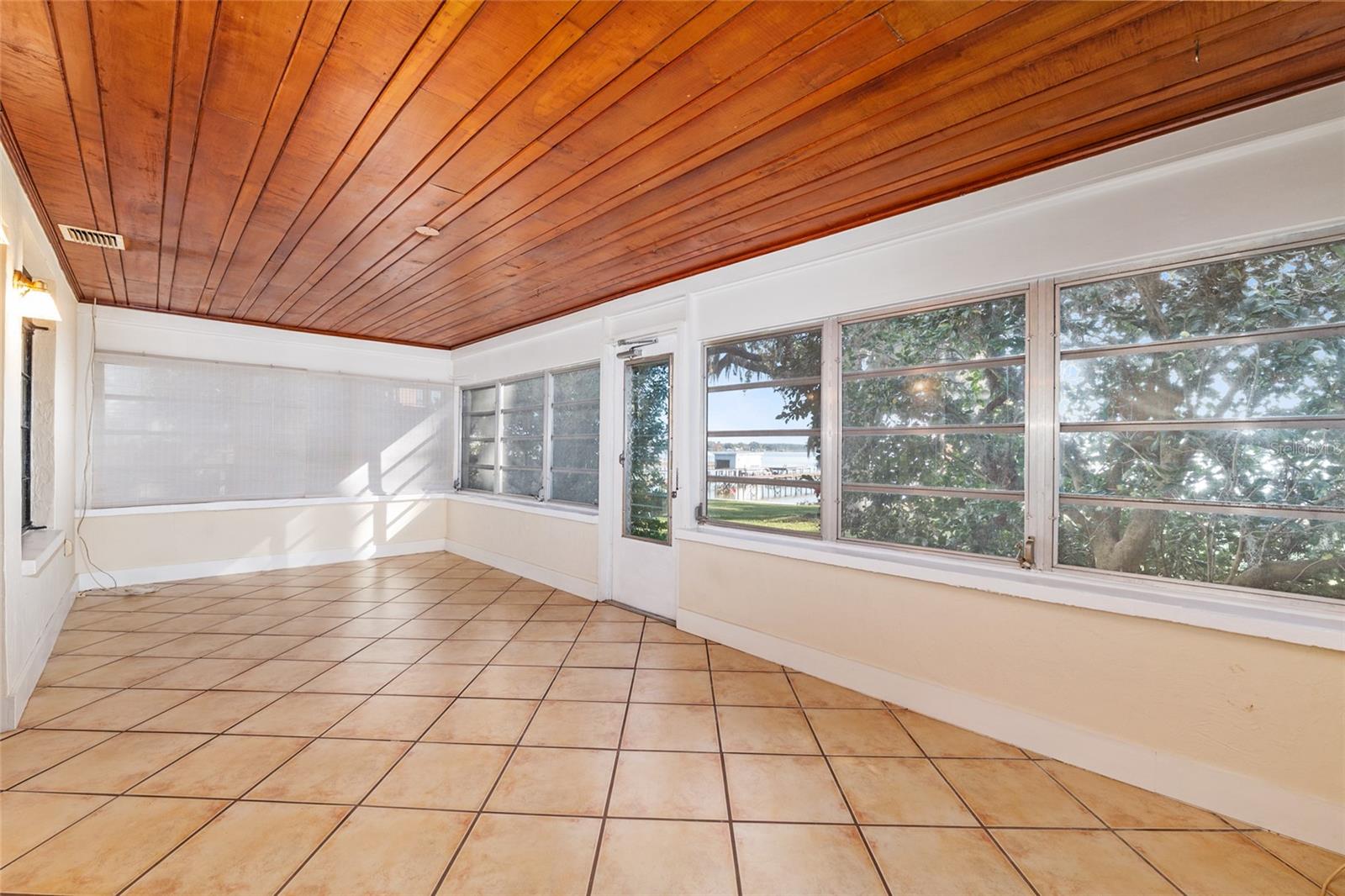 SUNSET HARBOR - Residential