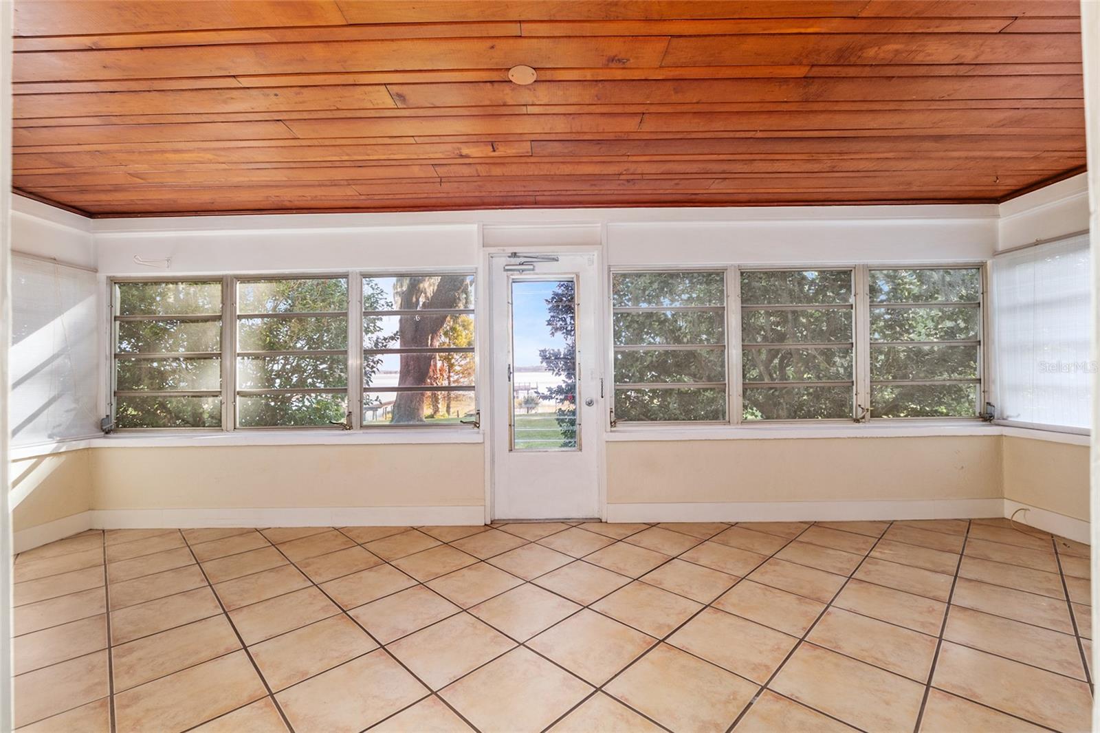 SUNSET HARBOR - Residential