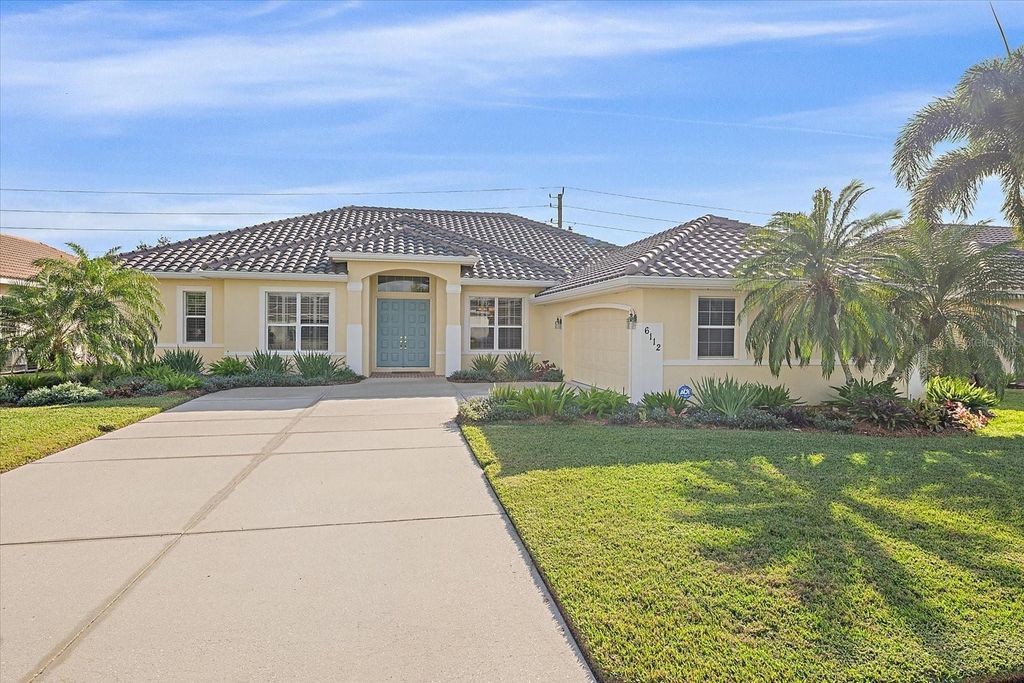 Photo of 6112 Saddlehorn Avenue, Sarasota, FL 34243 (MLS # A4678646)