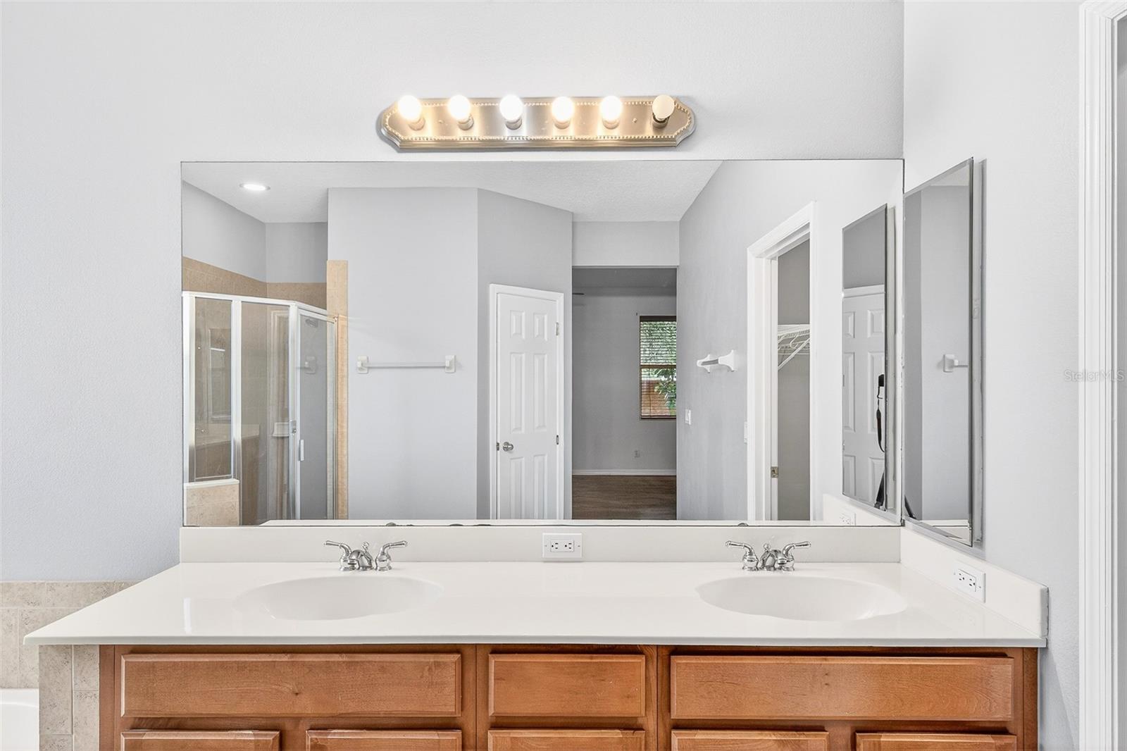 KENSINGTON MANOR L & O - Residential Lease