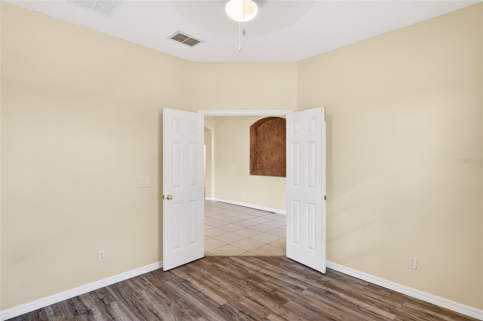 KENSINGTON MANOR L & O - Residential Lease