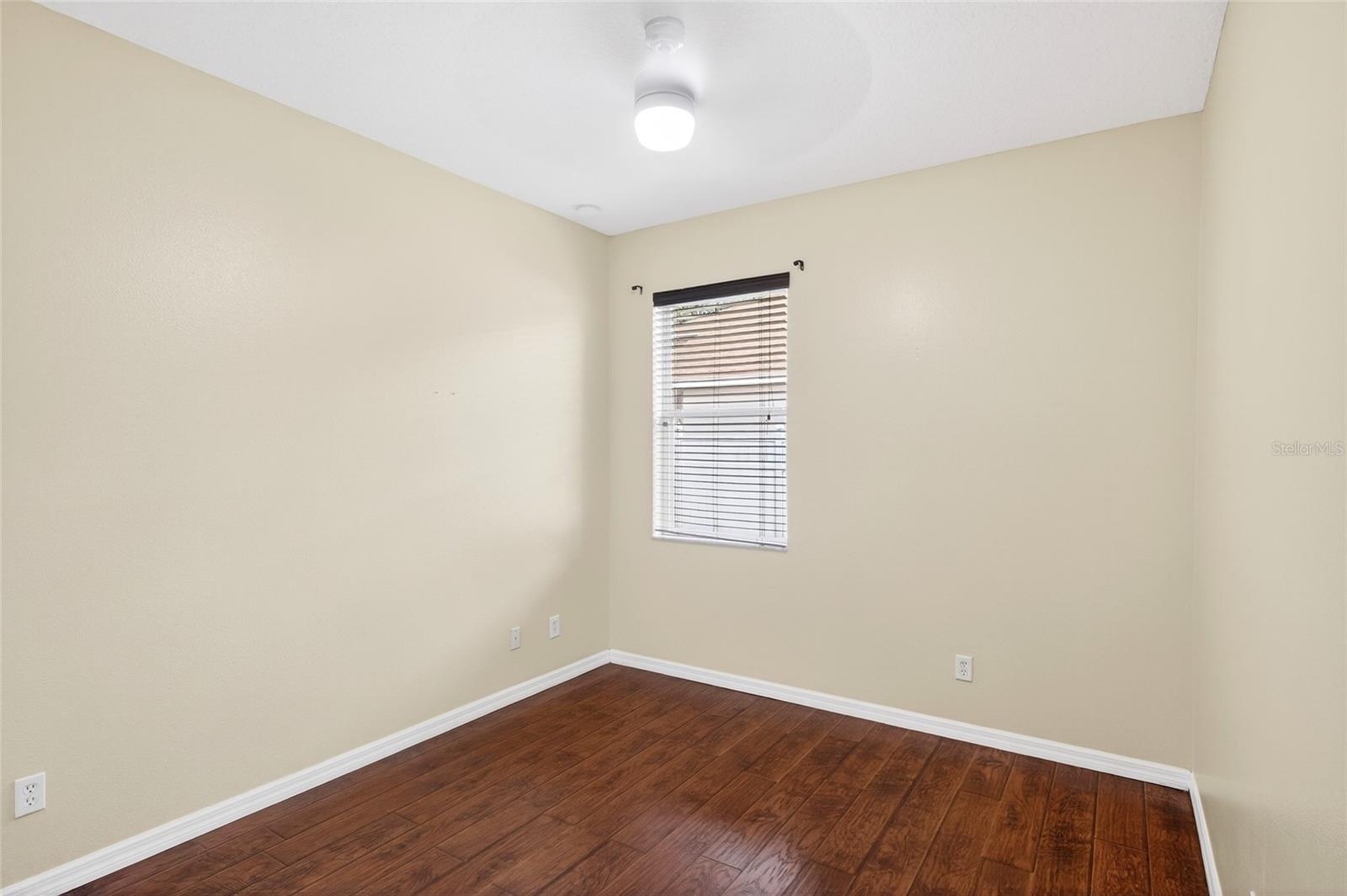 KENSINGTON MANOR L & O - Residential Lease