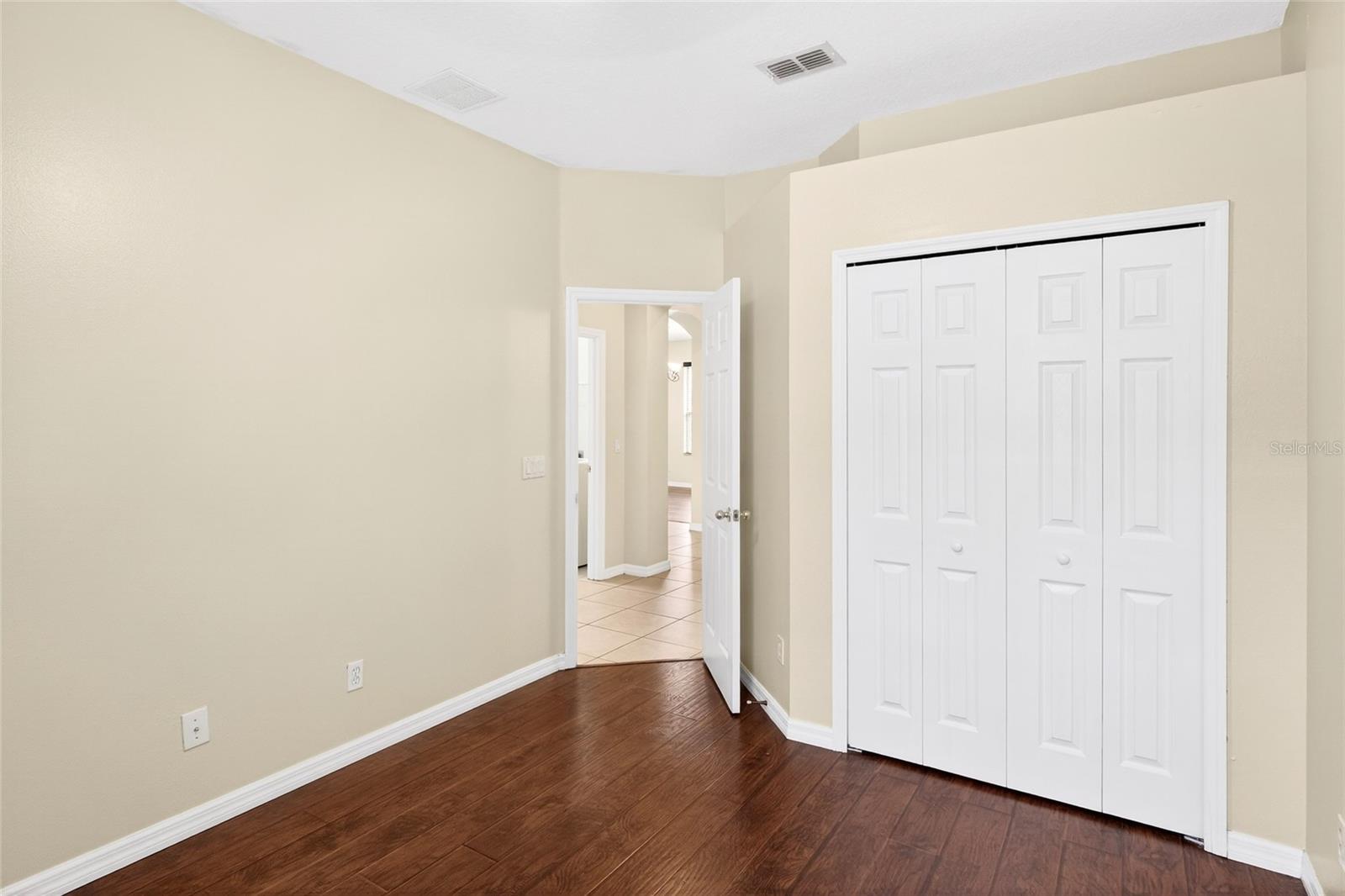 KENSINGTON MANOR L & O - Residential Lease