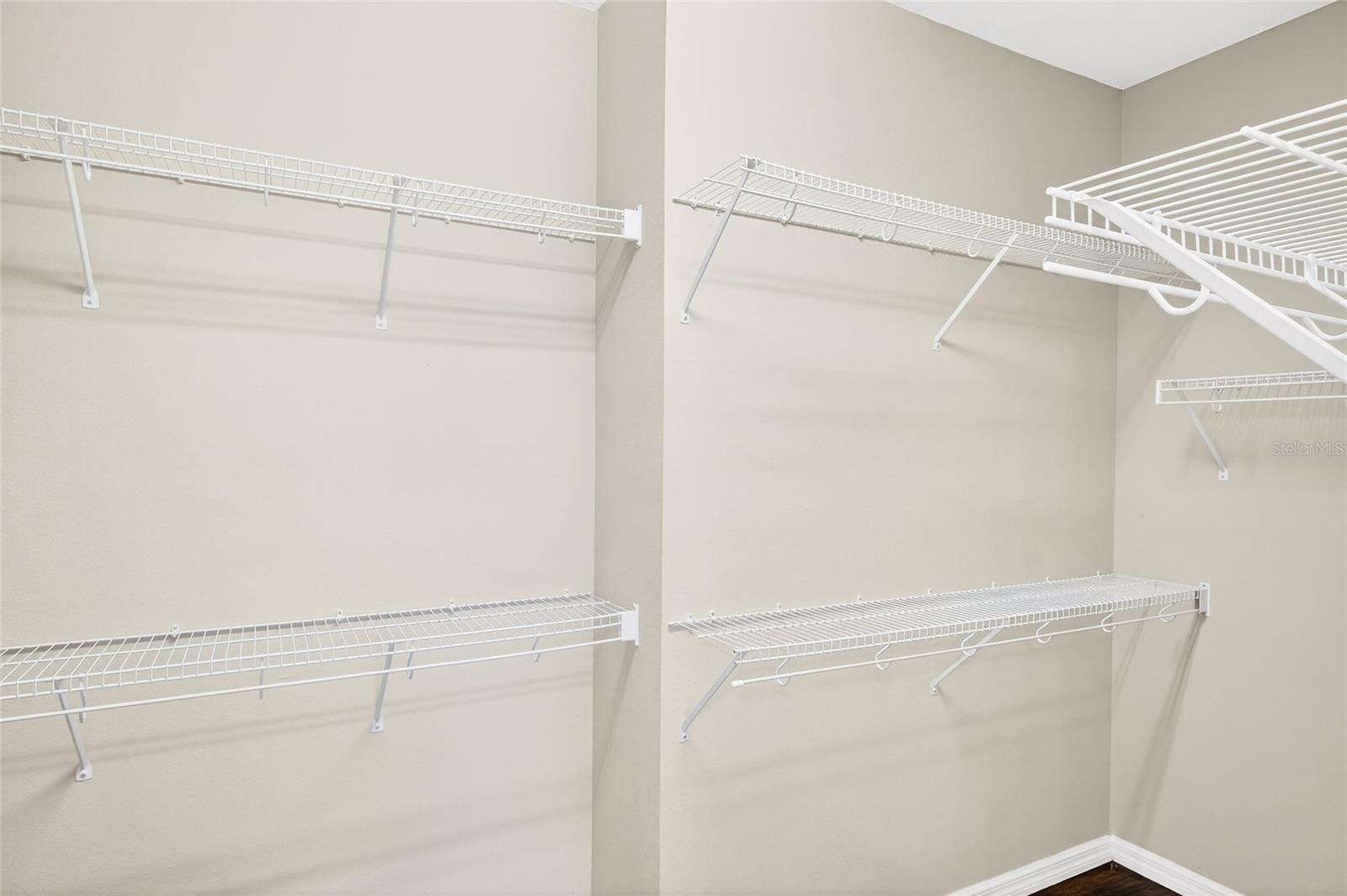 KENSINGTON MANOR L & O - Residential Lease