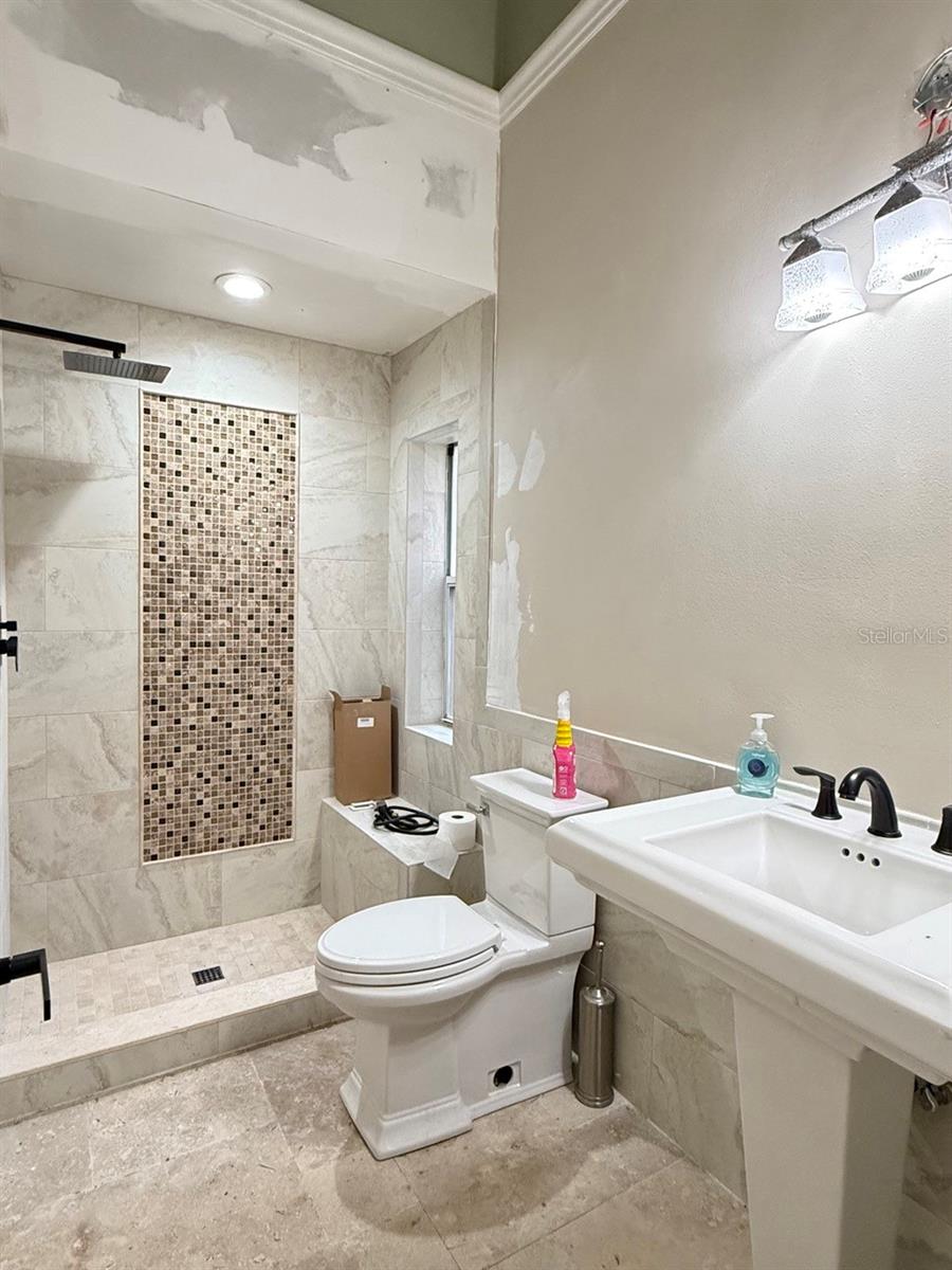 HAMMOCK WOODS - Residential