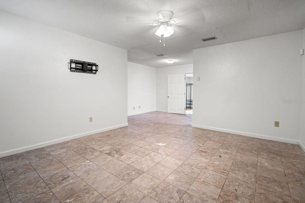 808 SE 18TH TERRACE