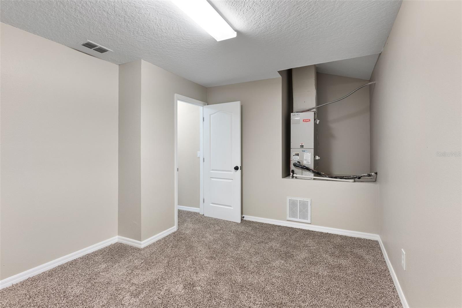 OAK LANDING - Residential