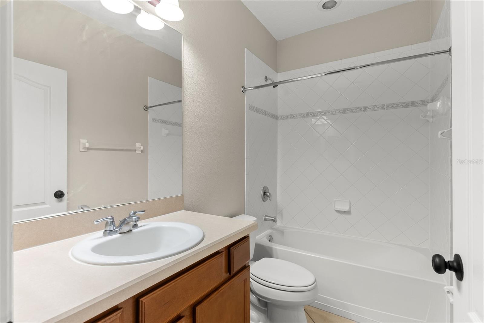 OAK LANDING - Residential