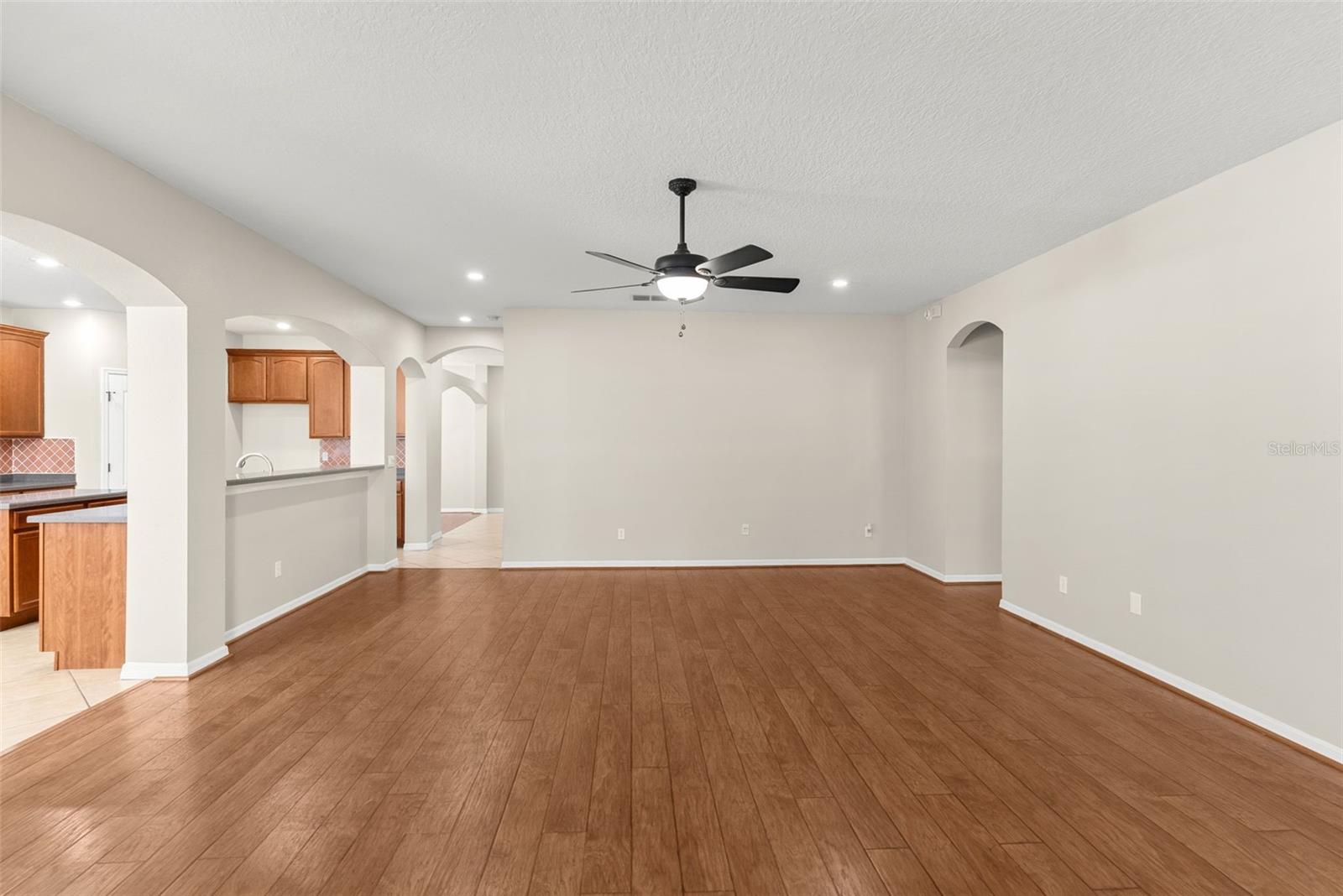 OAK LANDING - Residential