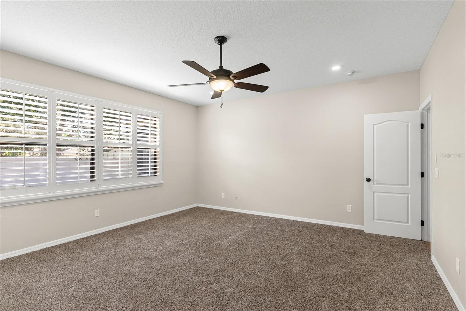 OAK LANDING - Residential