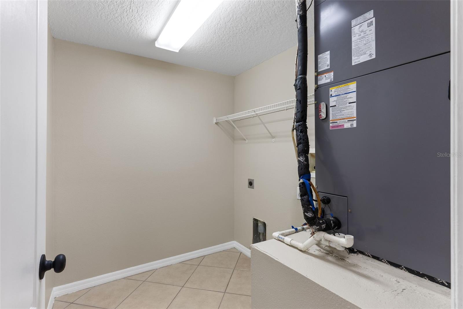 OAK LANDING - Residential