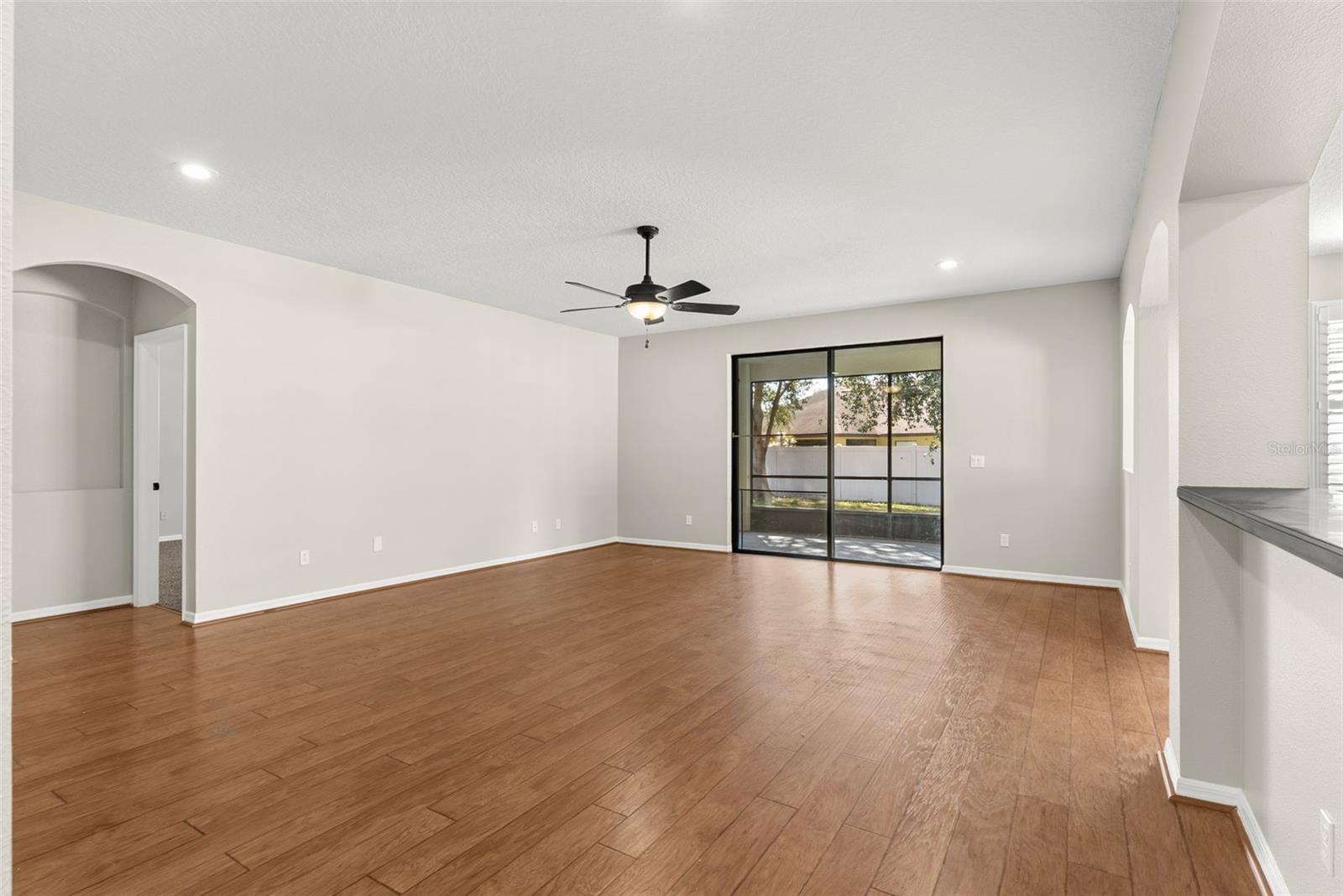 OAK LANDING - Residential